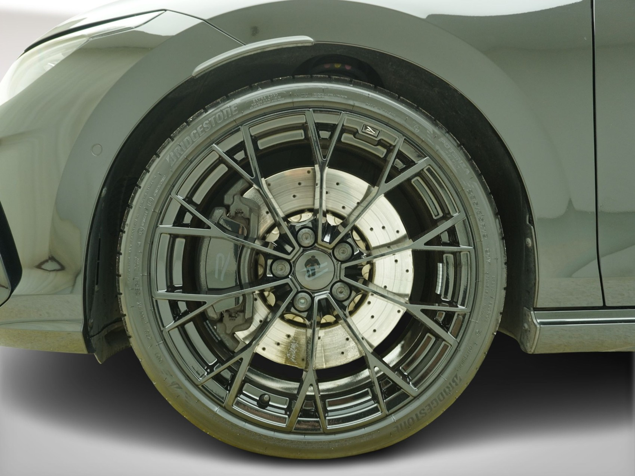 listing desktop thumbnail image 6