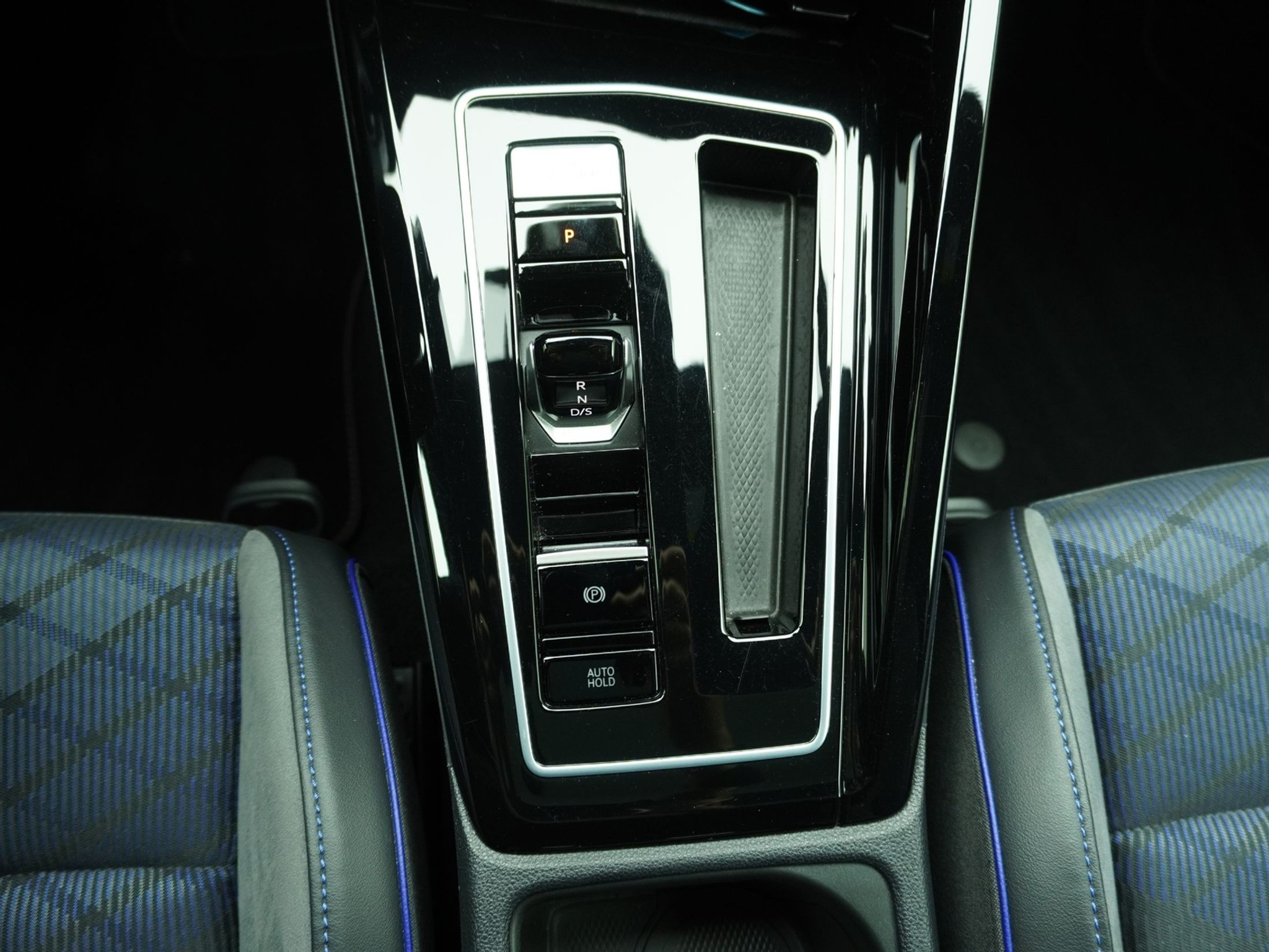 listing desktop thumbnail image 15