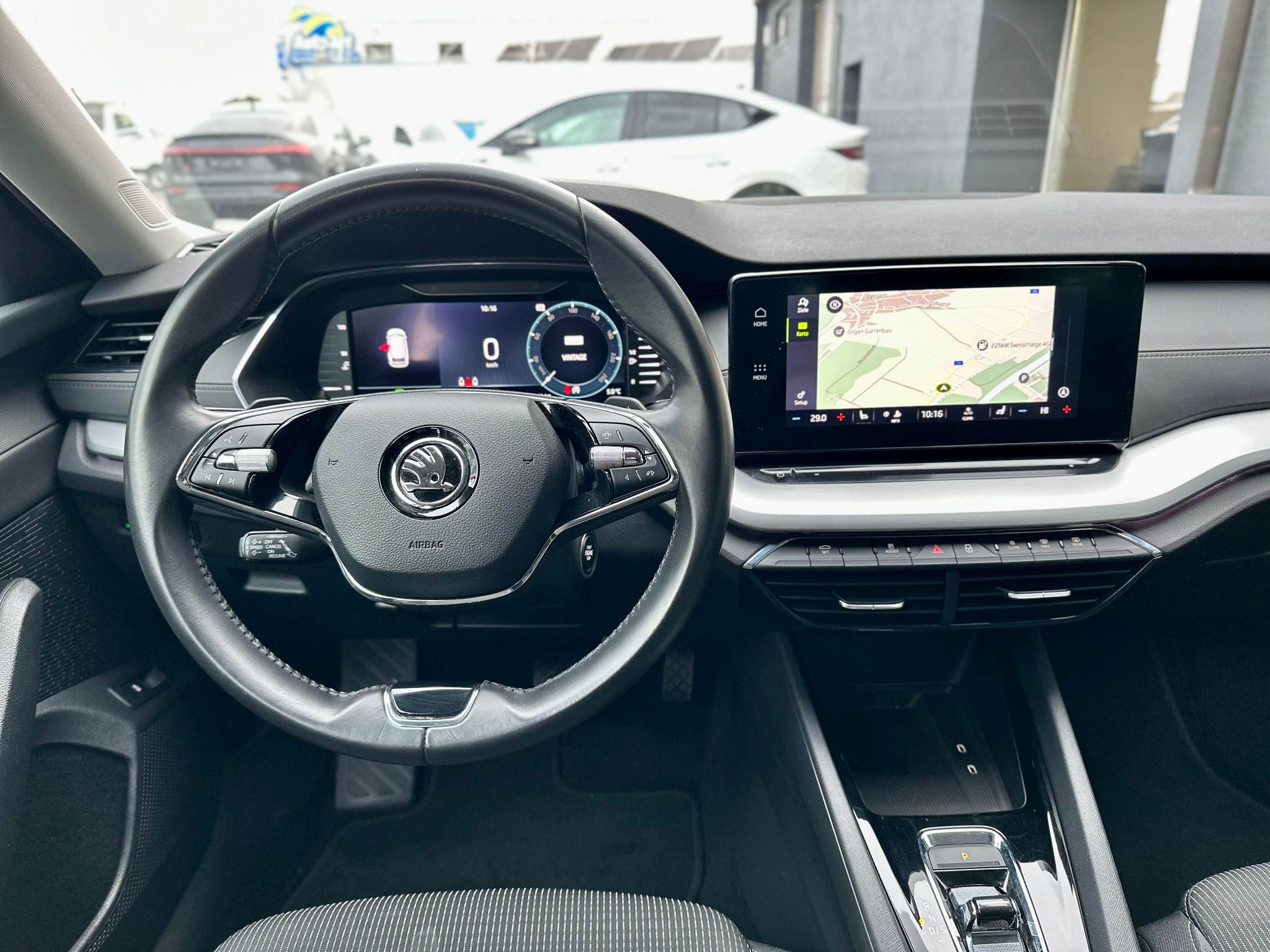 listing desktop thumbnail image 7