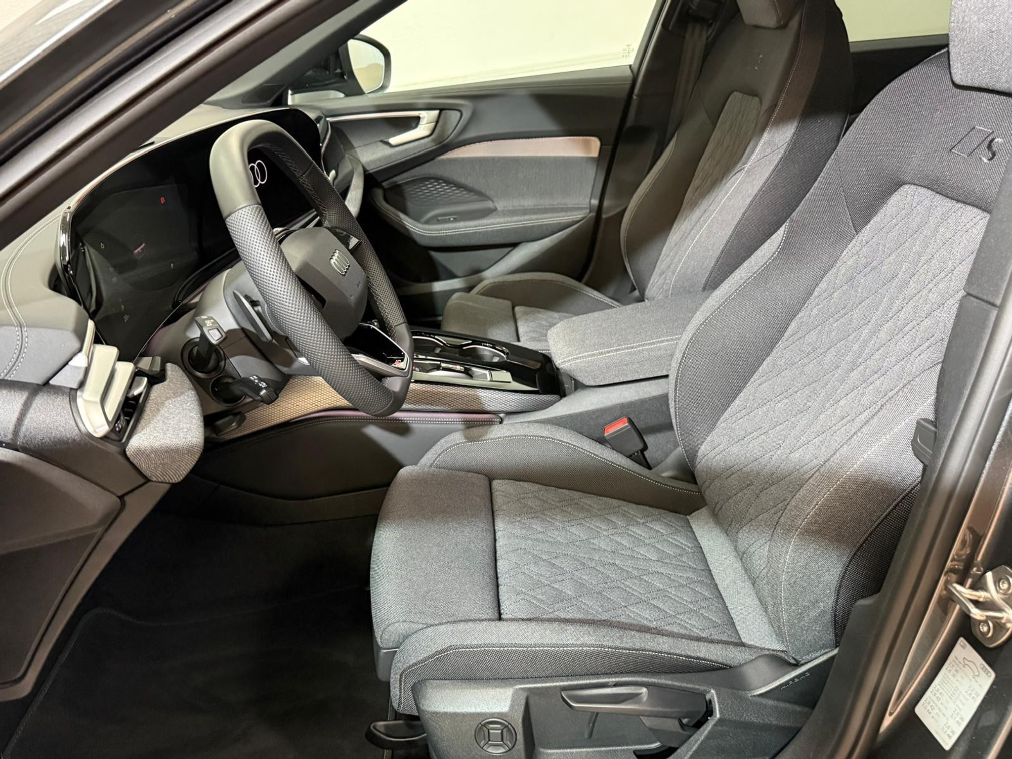 listing desktop thumbnail image 6