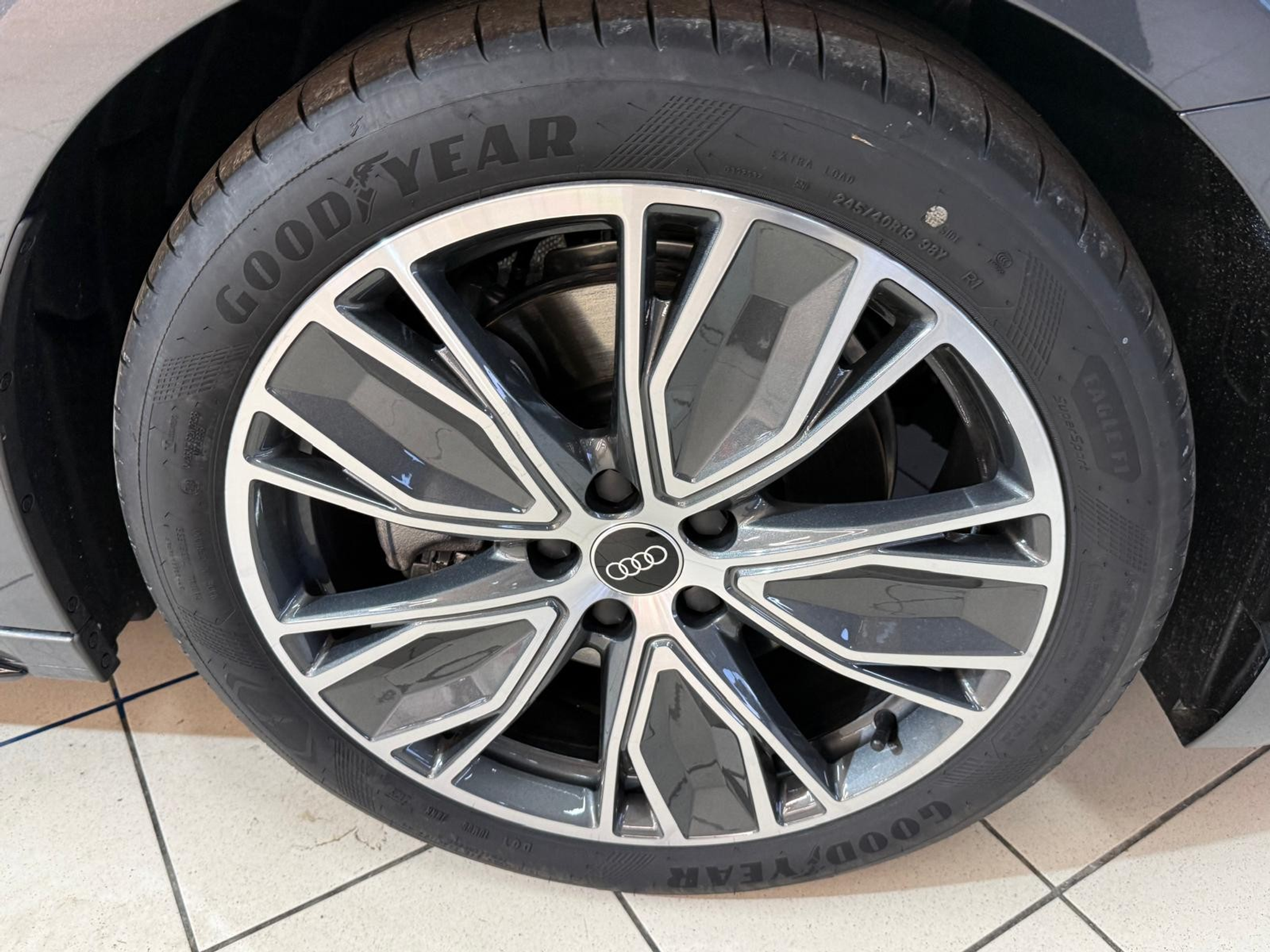 listing desktop thumbnail image 4