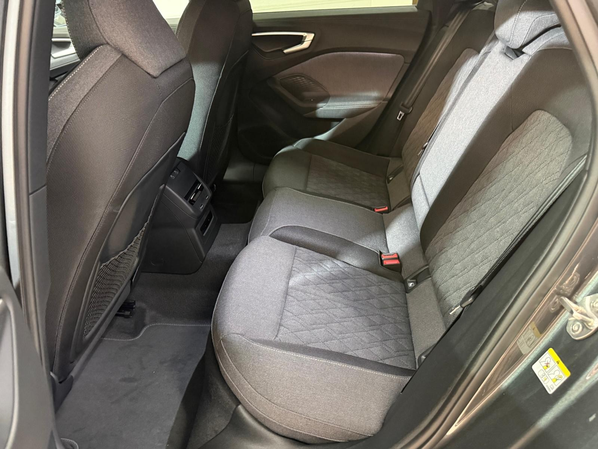 listing desktop thumbnail image 9