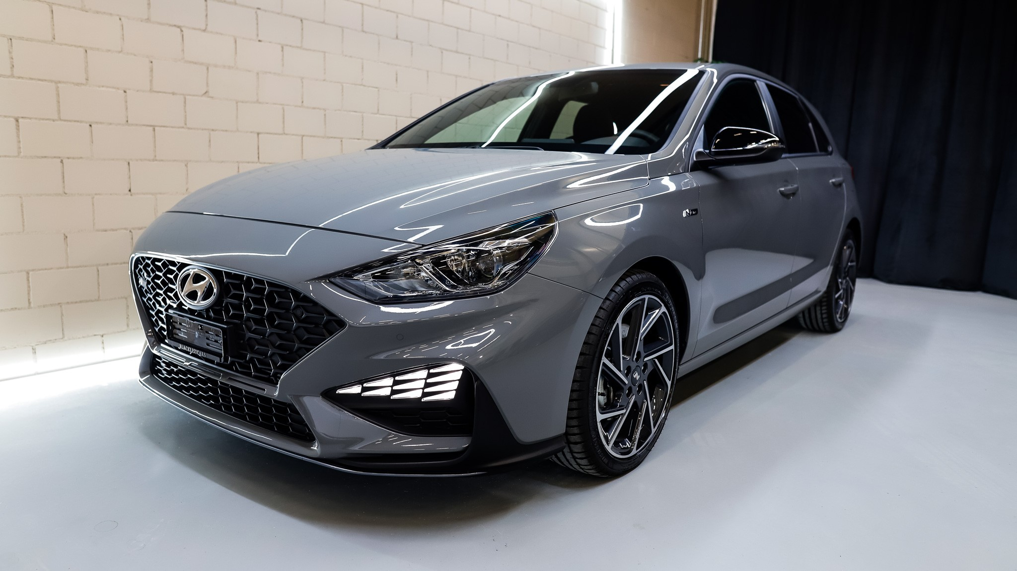 listing desktop thumbnail image 1