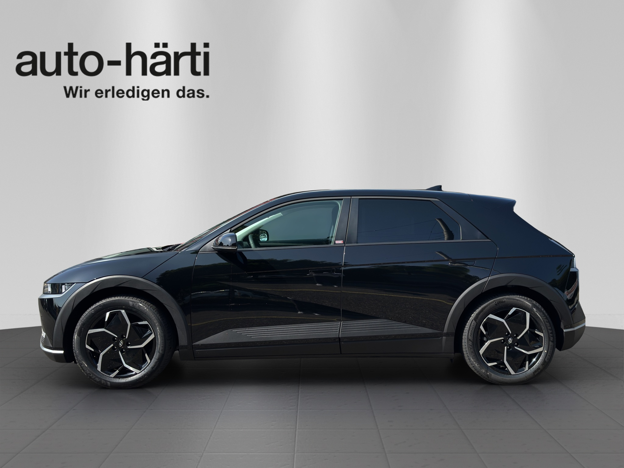 listing desktop thumbnail image 1