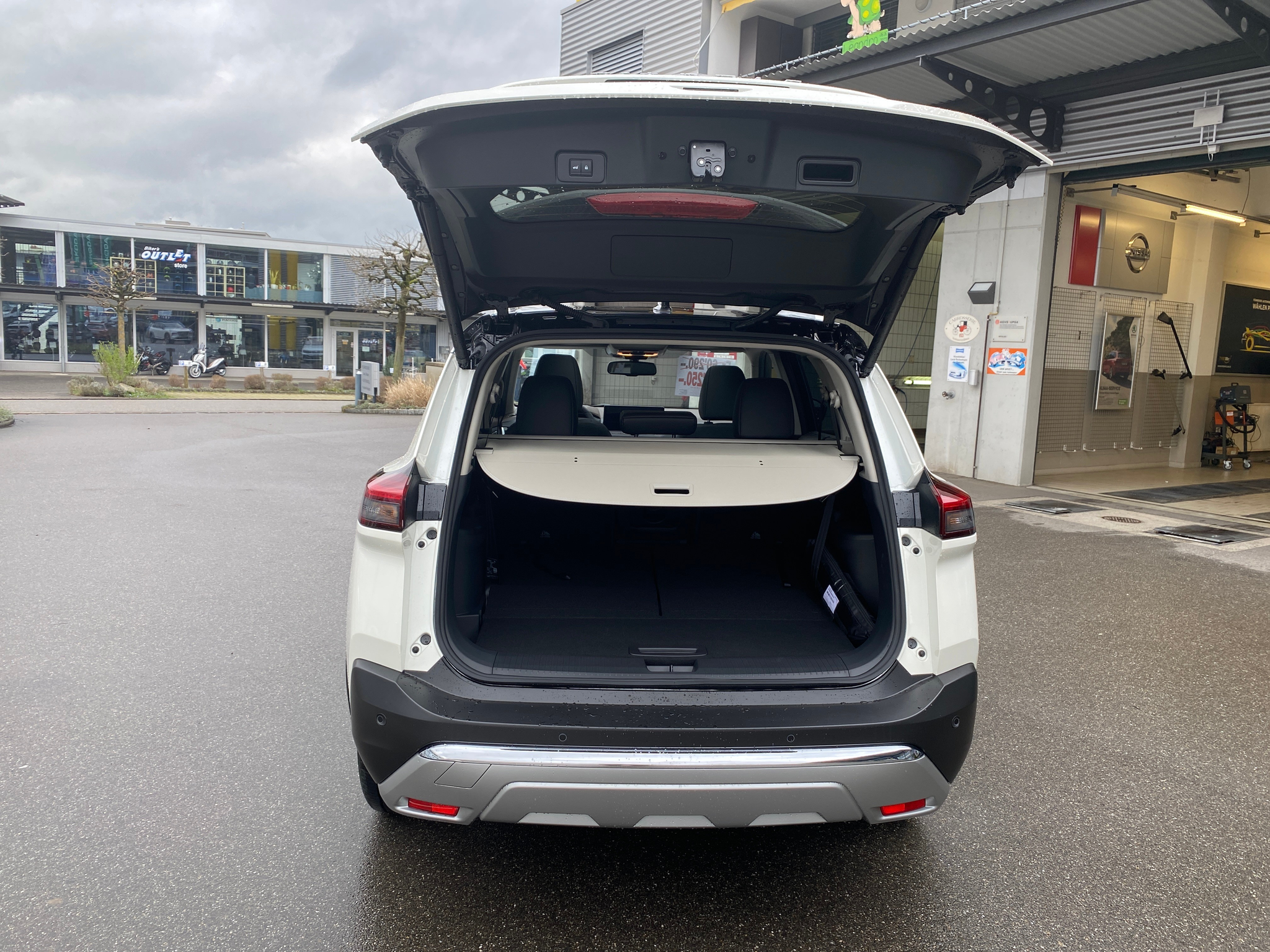 listing desktop thumbnail image 17