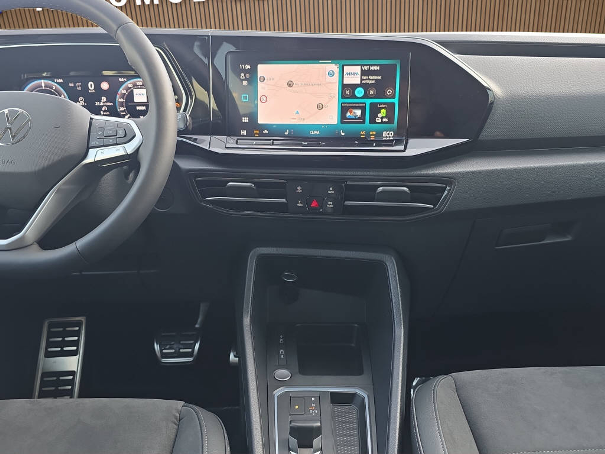 listing desktop thumbnail image 15