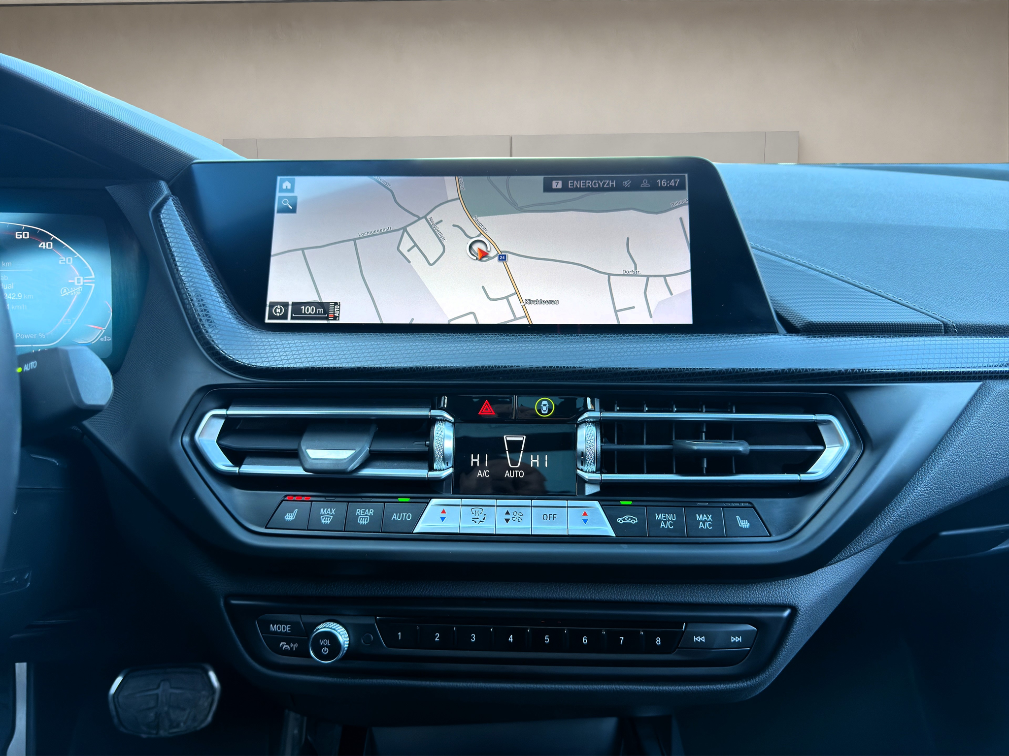 listing desktop thumbnail image 11