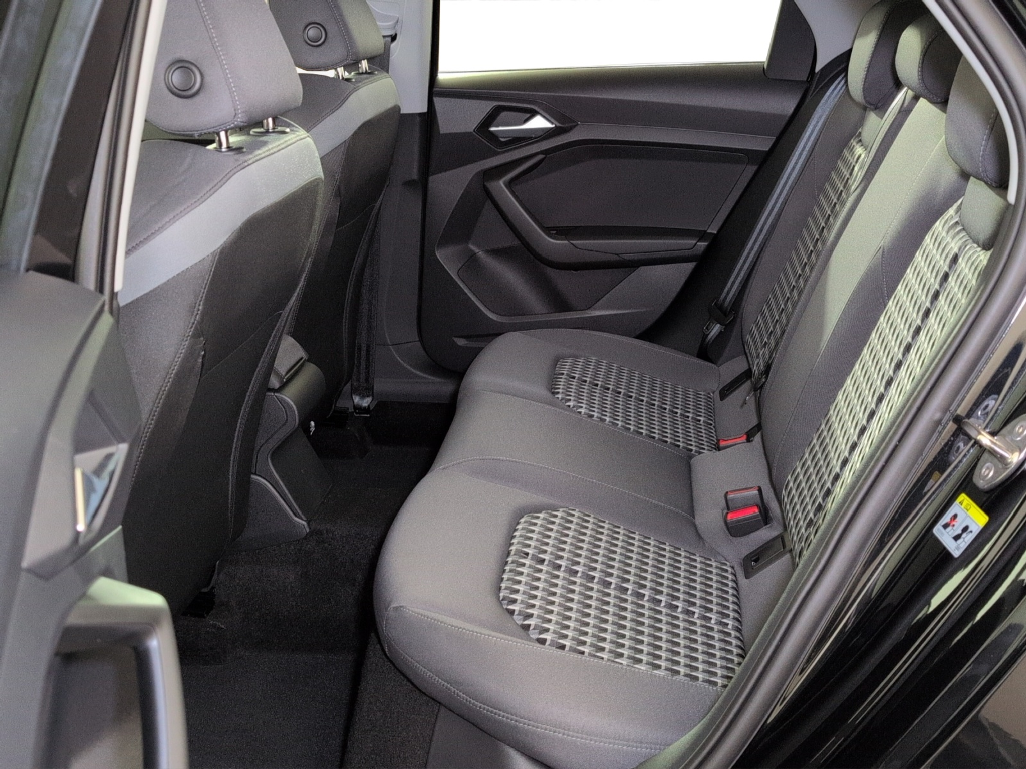 listing desktop thumbnail image 7