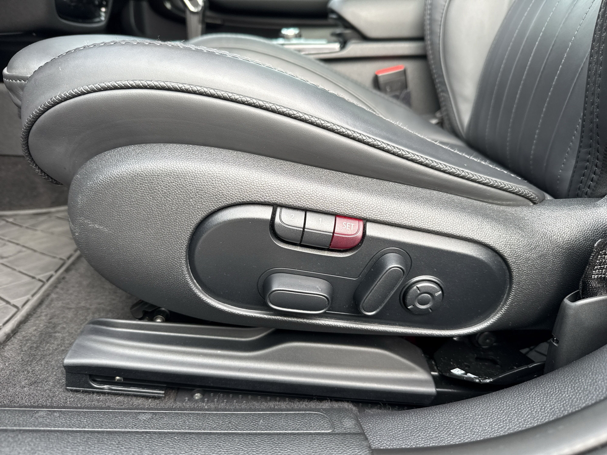 listing desktop thumbnail image 18