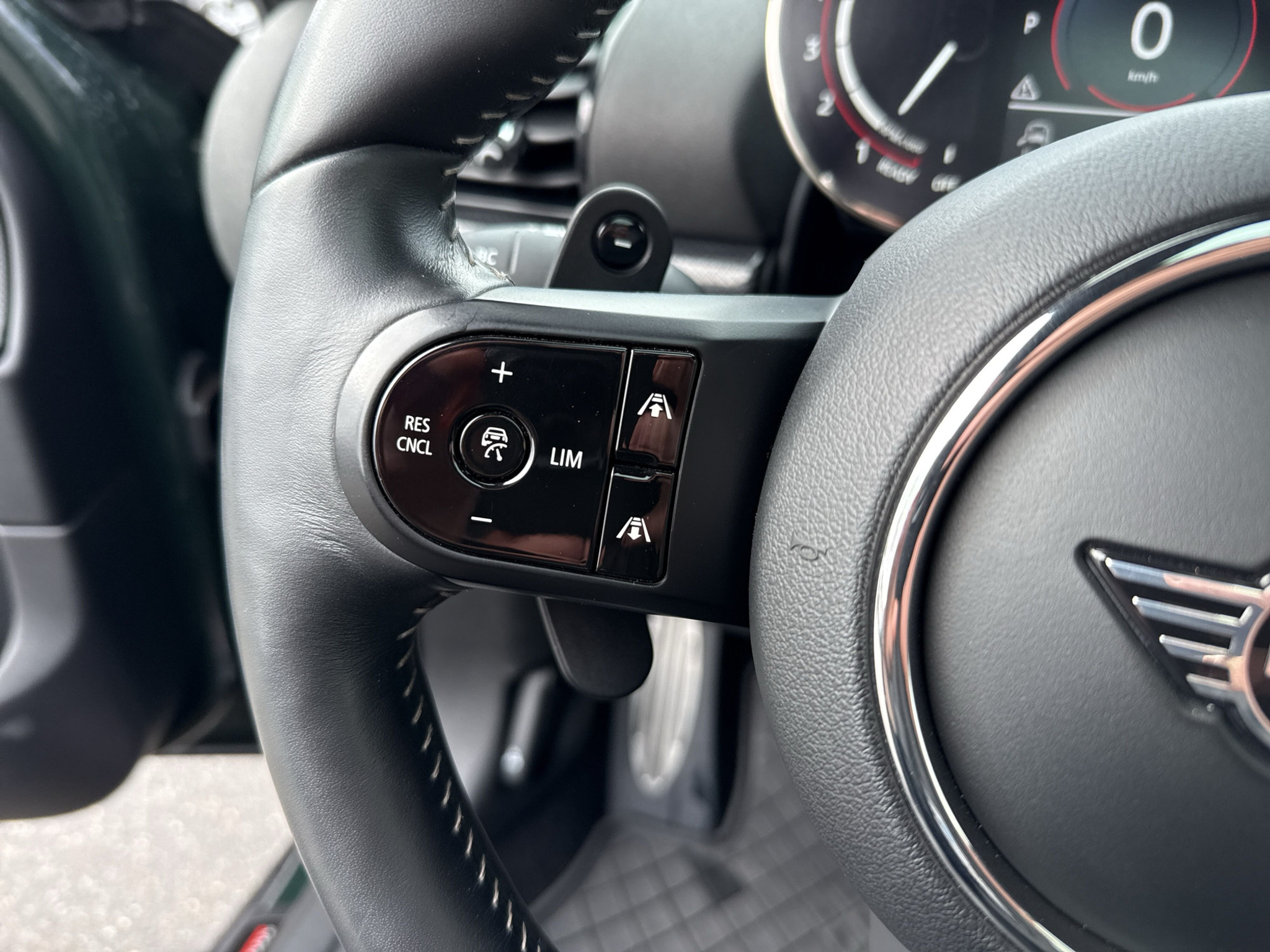 listing desktop thumbnail image 14