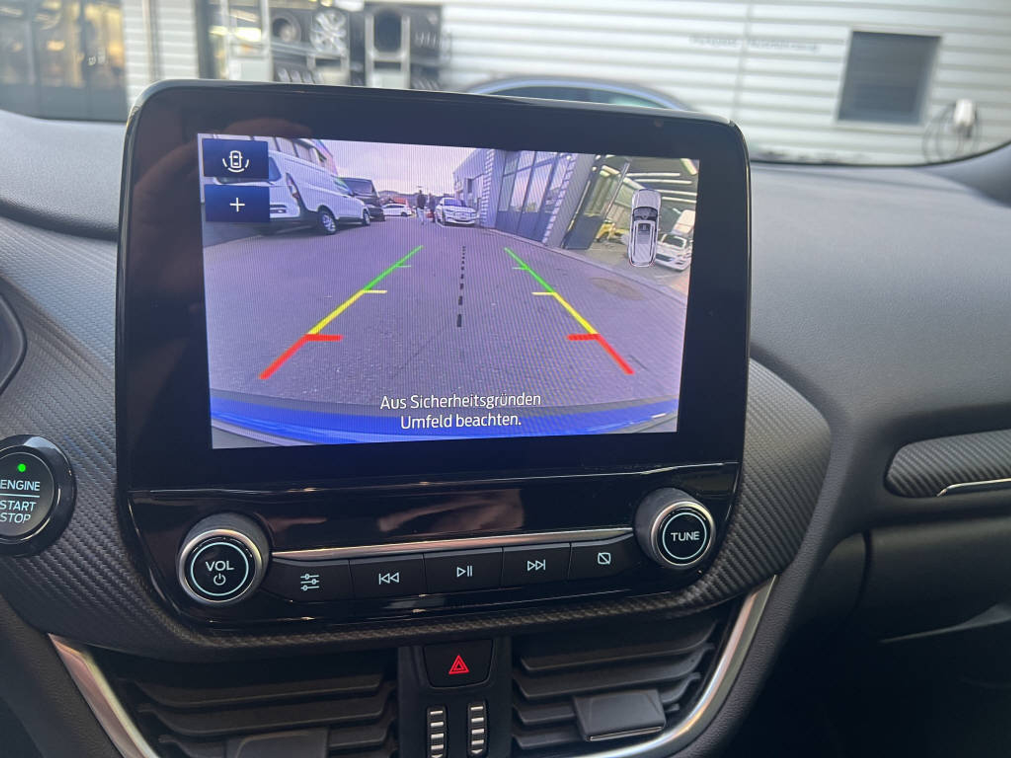 listing desktop thumbnail image 17