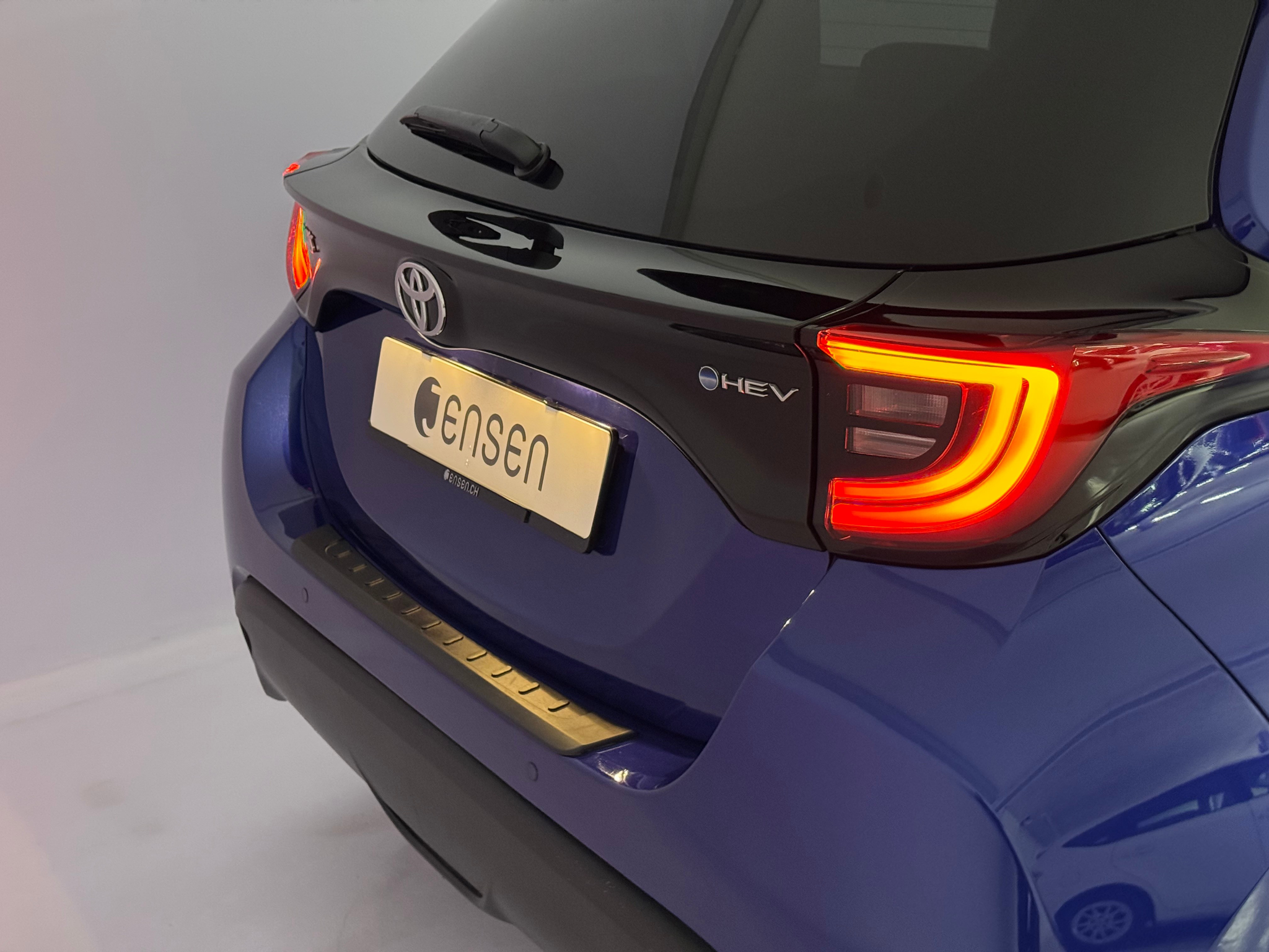 listing desktop thumbnail image 13