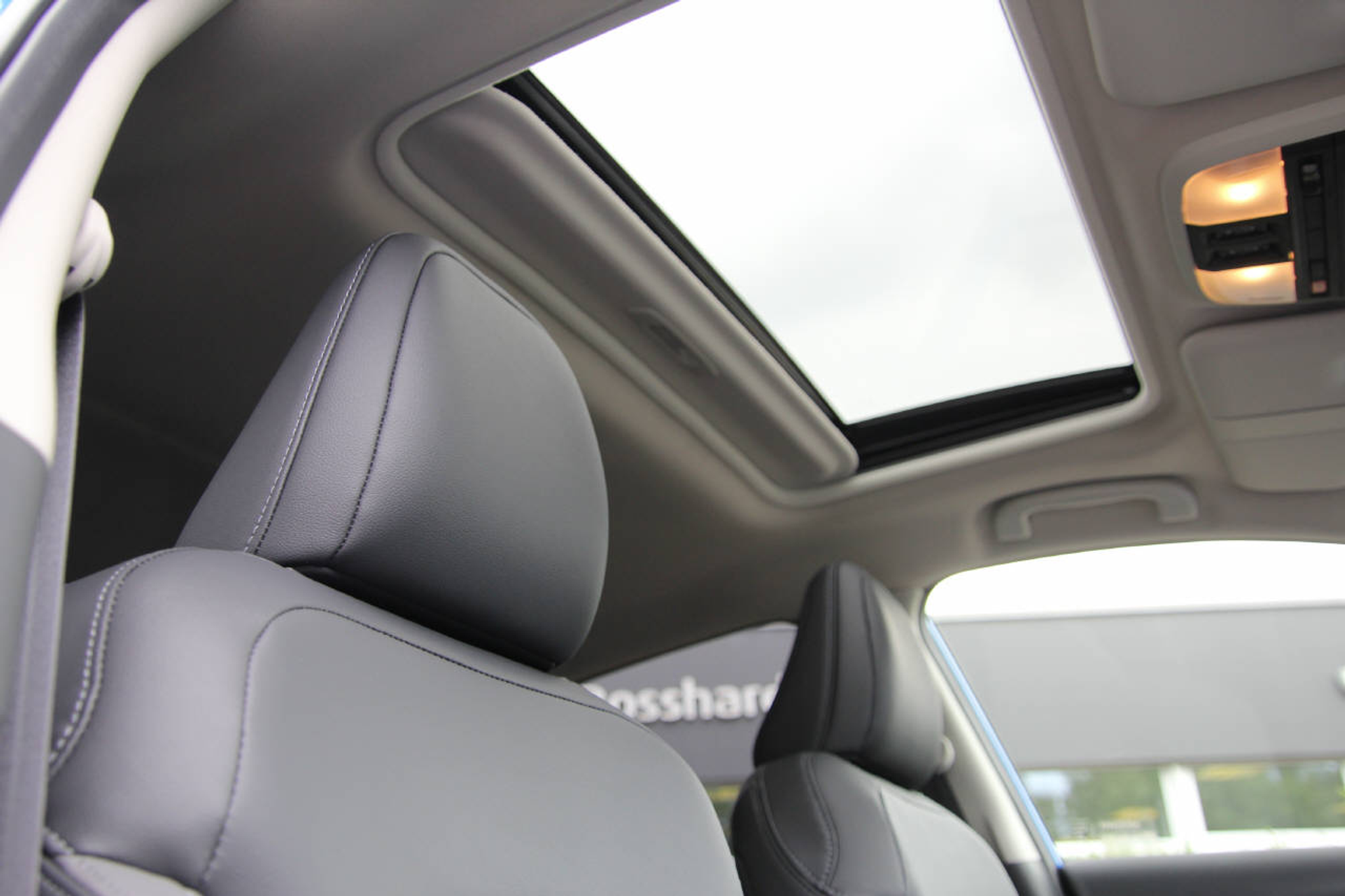 listing desktop thumbnail image 11