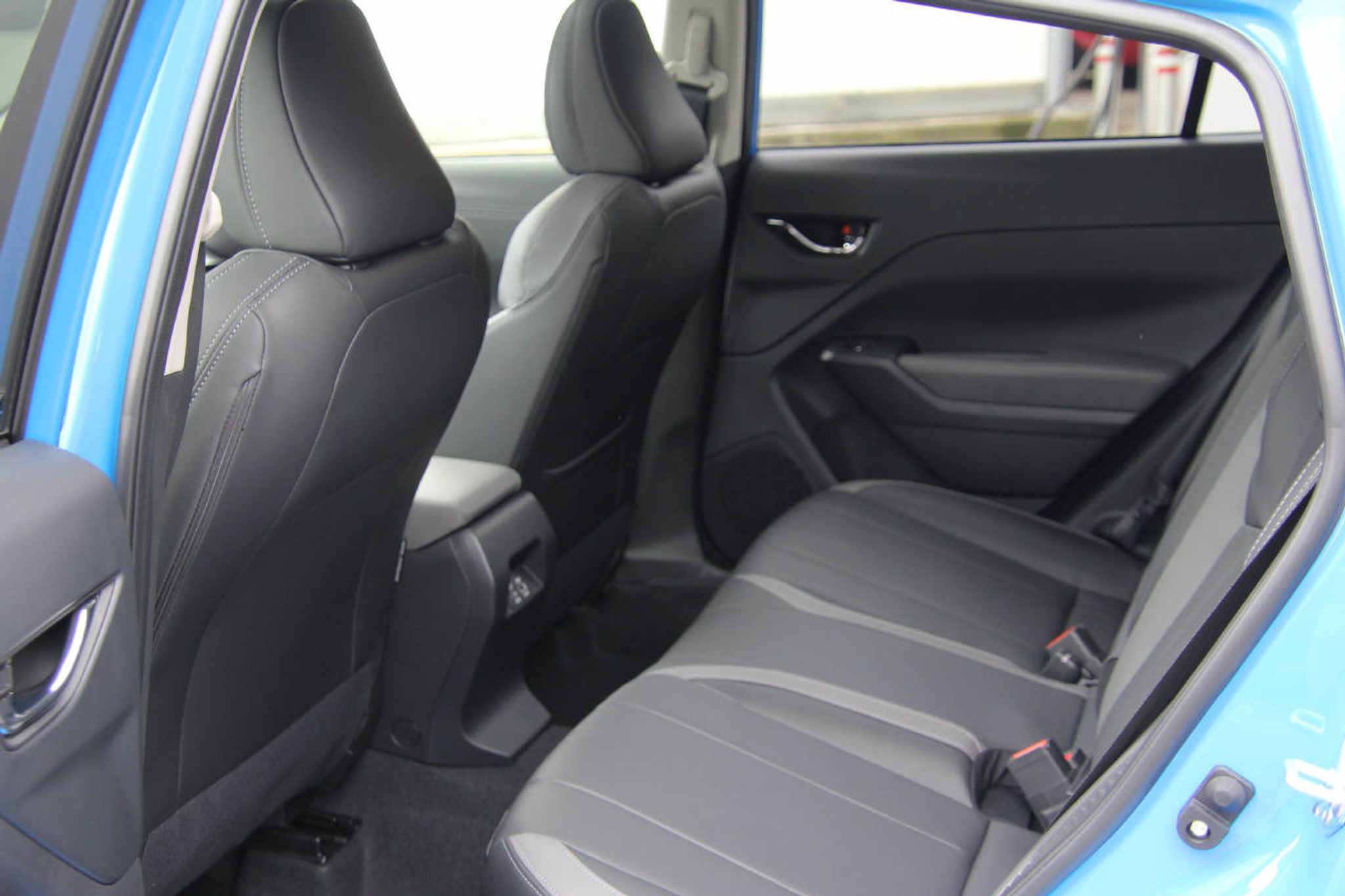 listing desktop thumbnail image 12