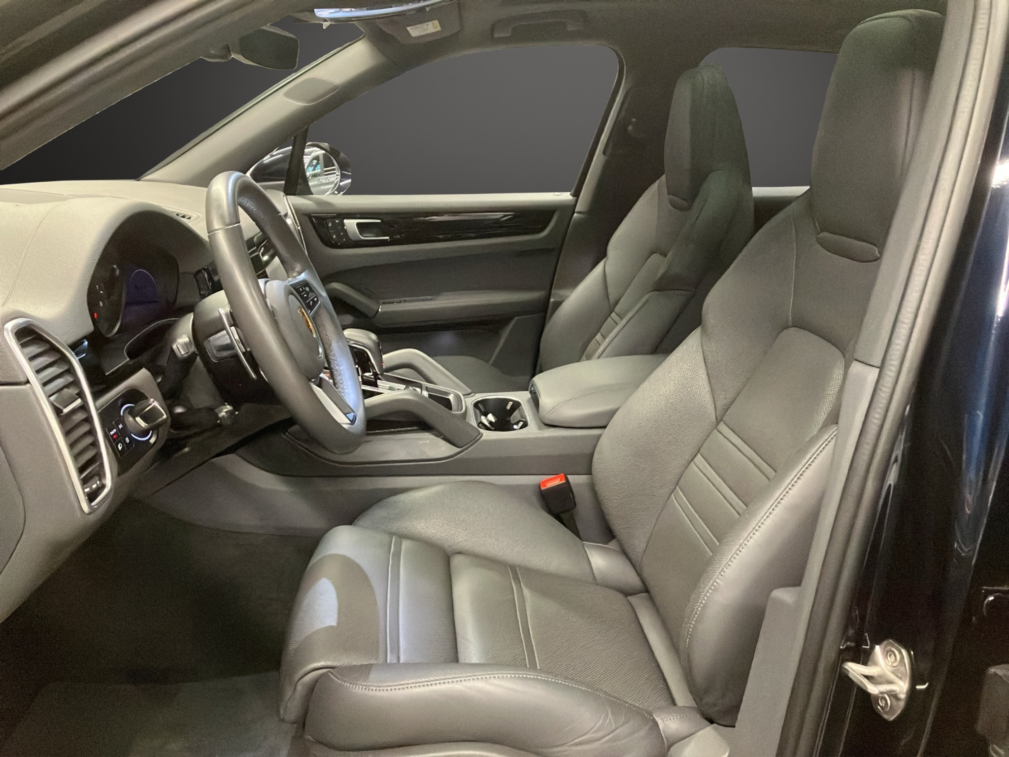 listing desktop thumbnail image 6