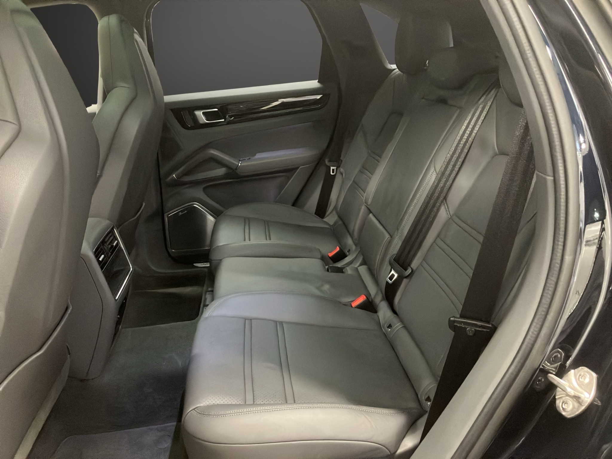 listing desktop thumbnail image 7