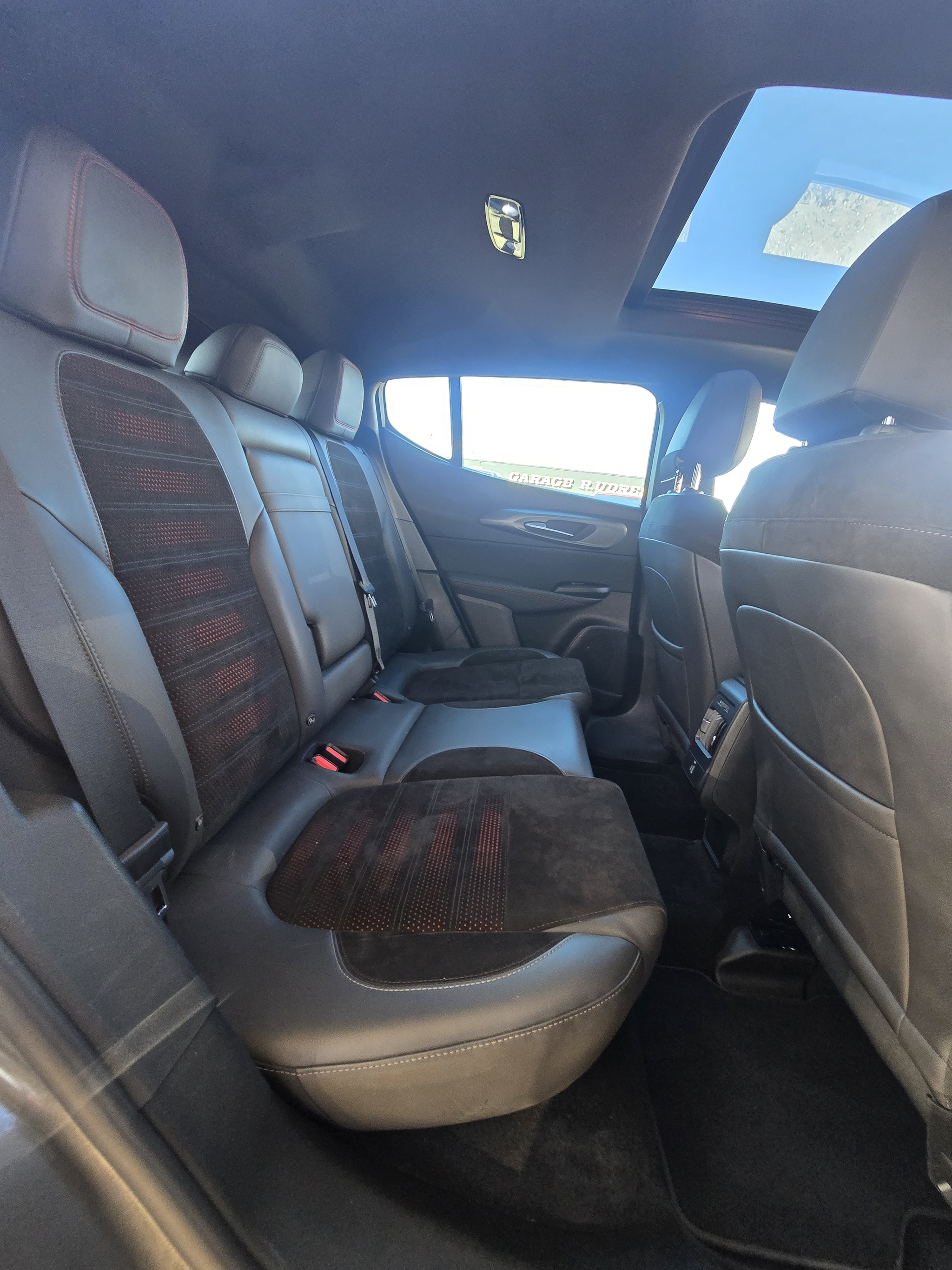 listing desktop thumbnail image 15