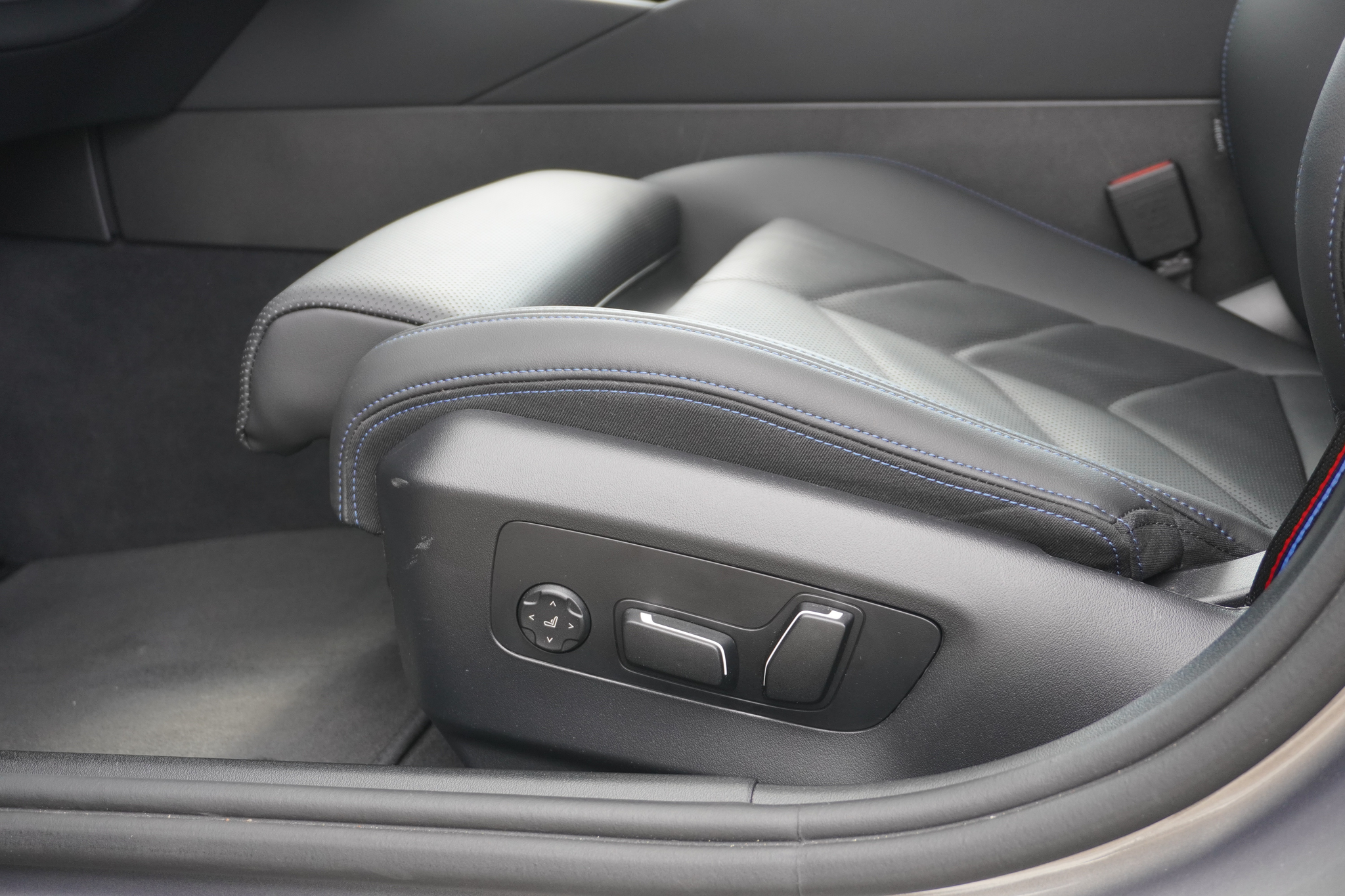 listing desktop thumbnail image 31