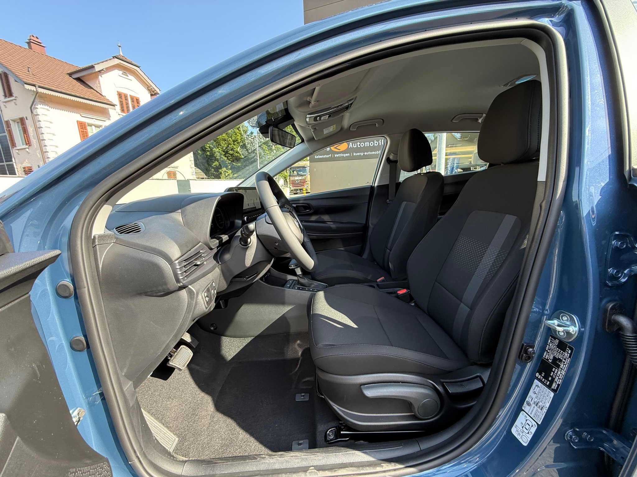 listing desktop thumbnail image 14