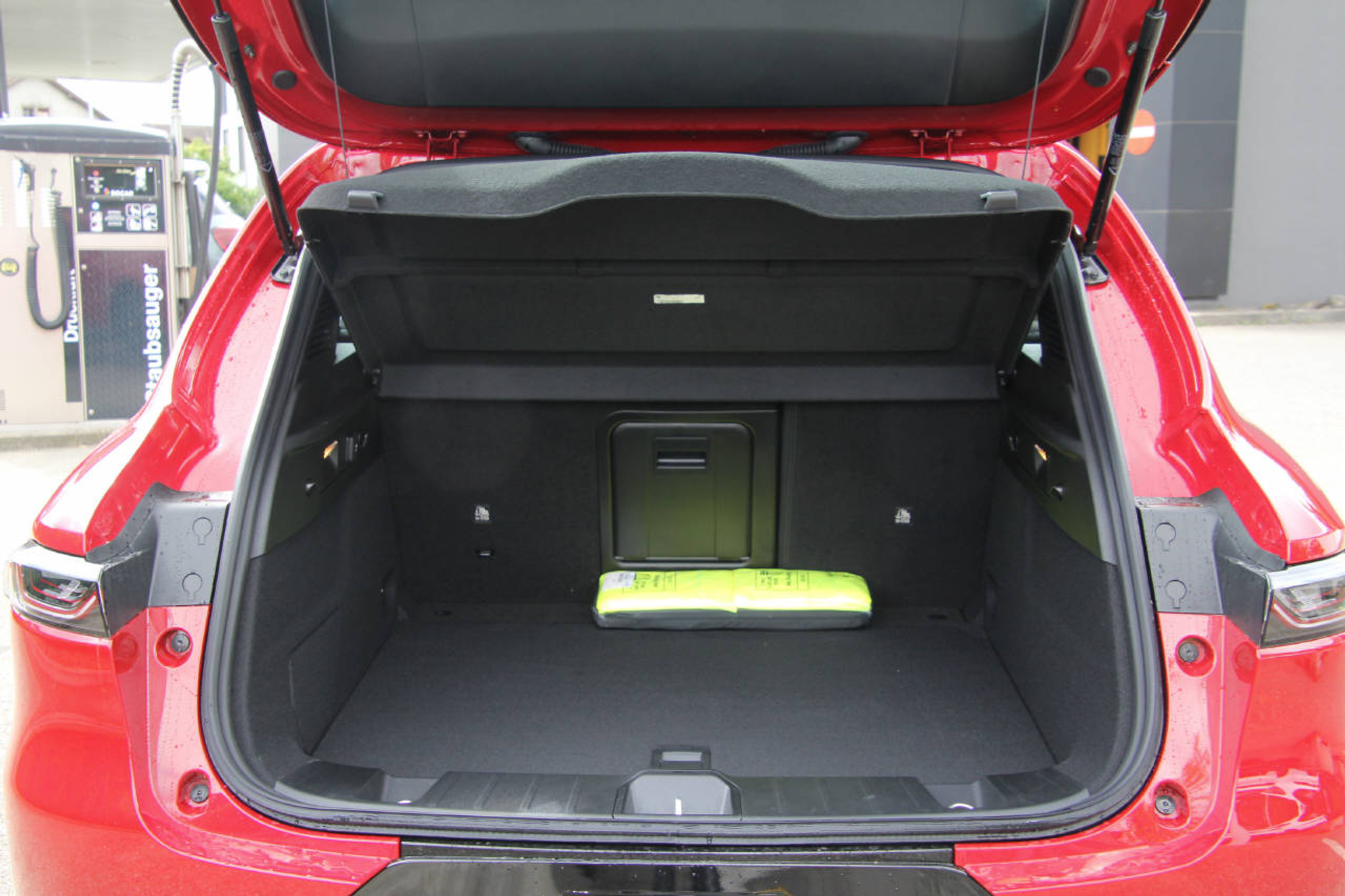 listing desktop thumbnail image 4