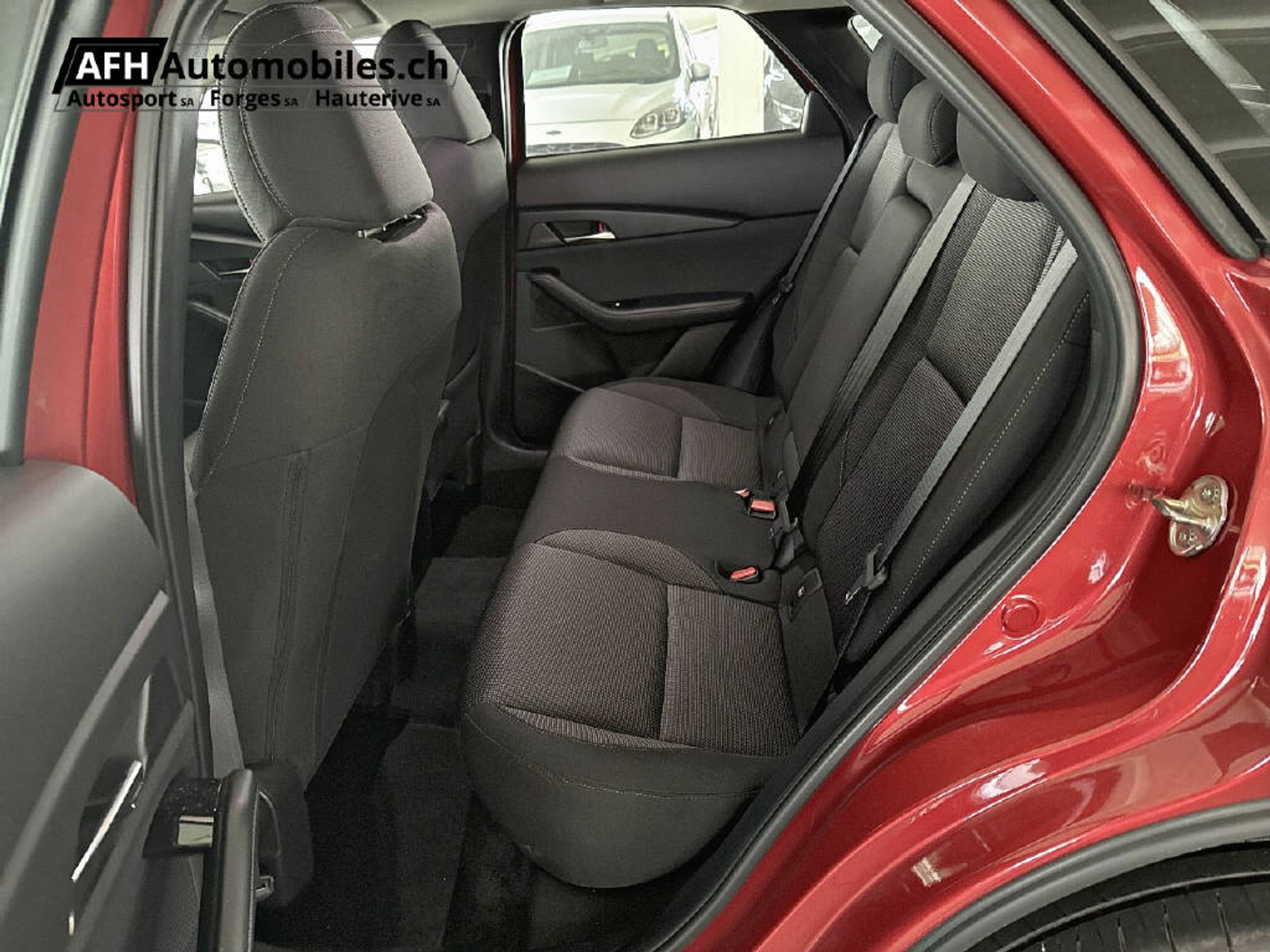 listing desktop thumbnail image 14