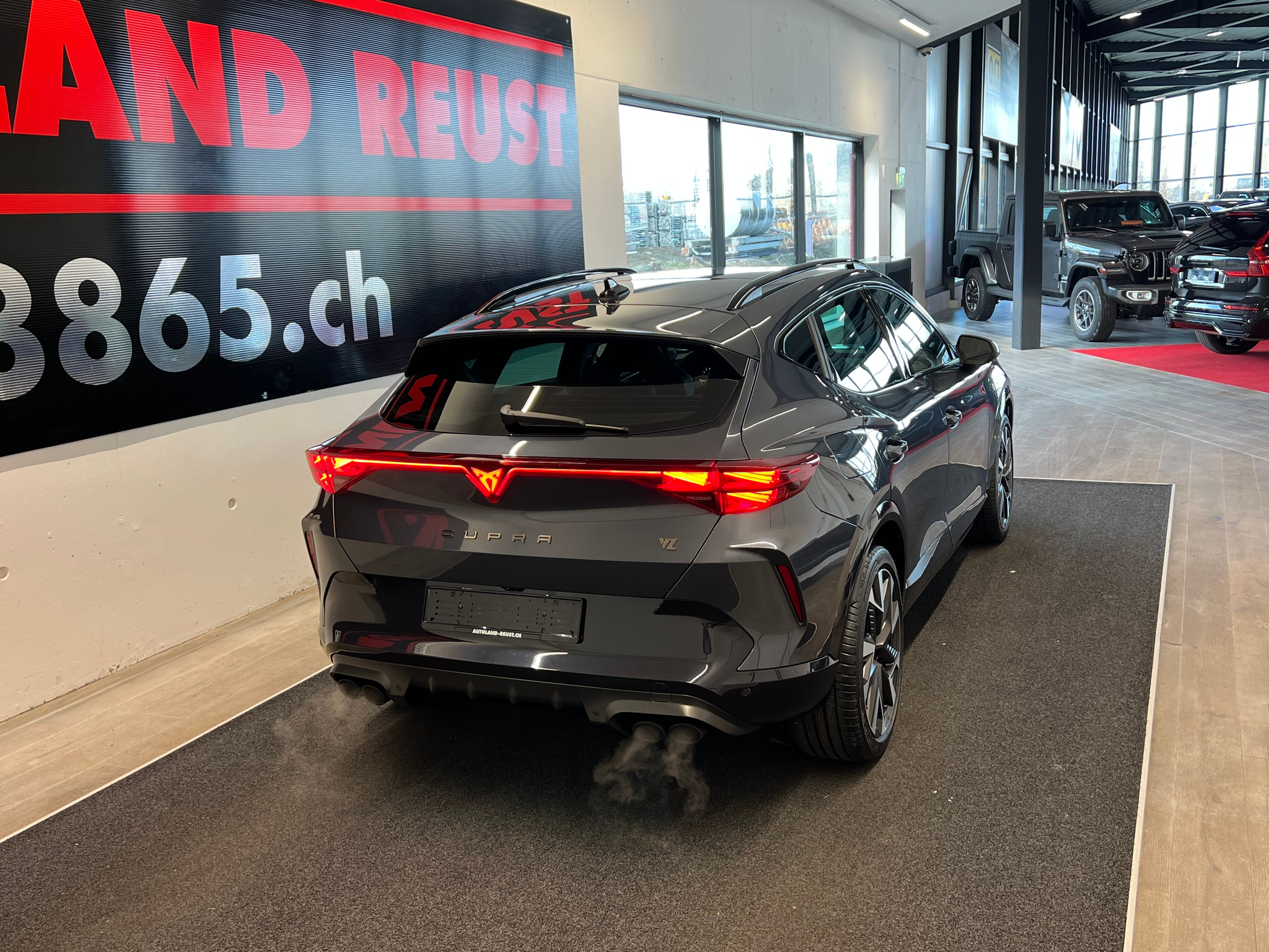 listing desktop thumbnail image 7