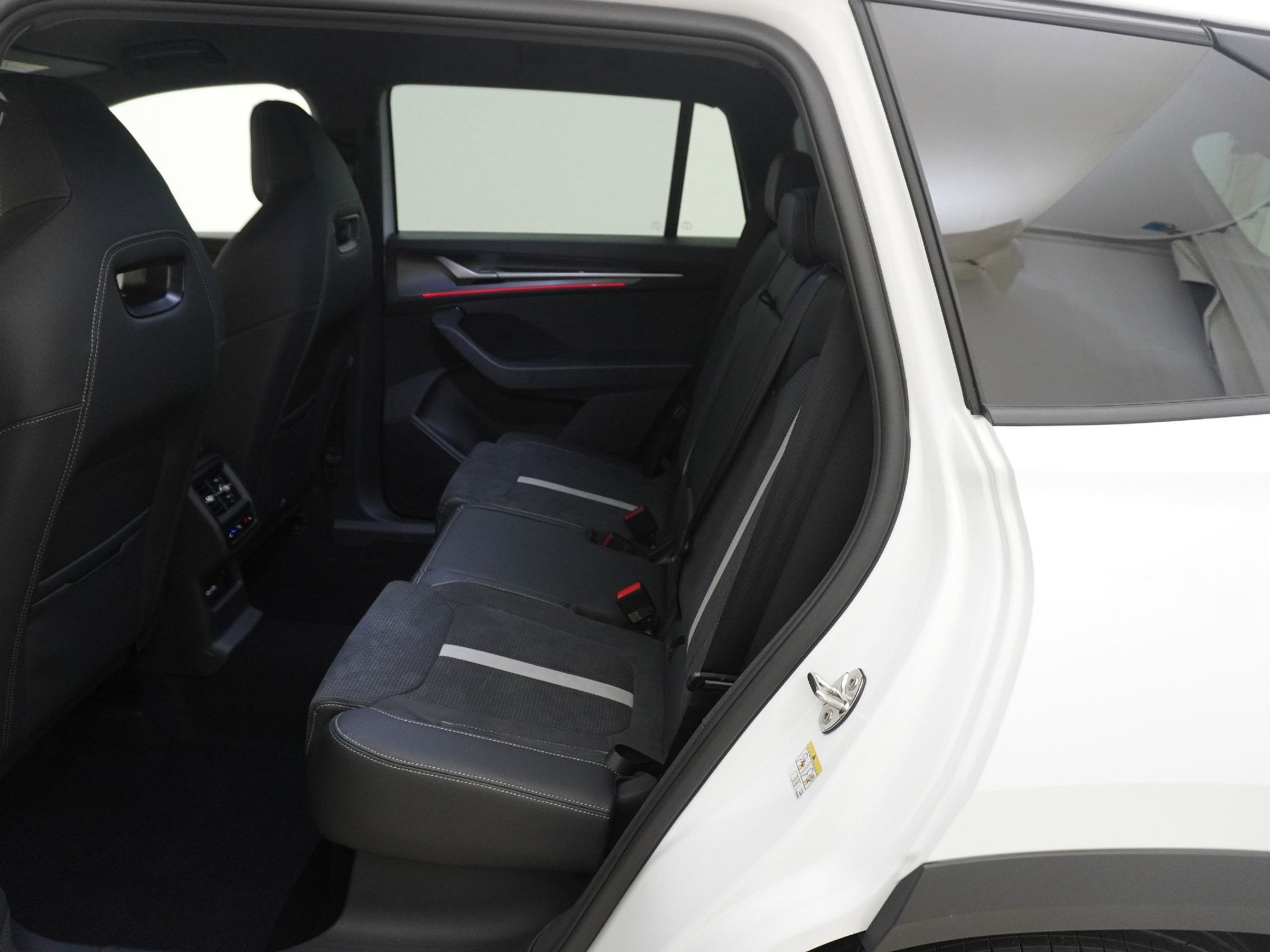 listing desktop thumbnail image 14