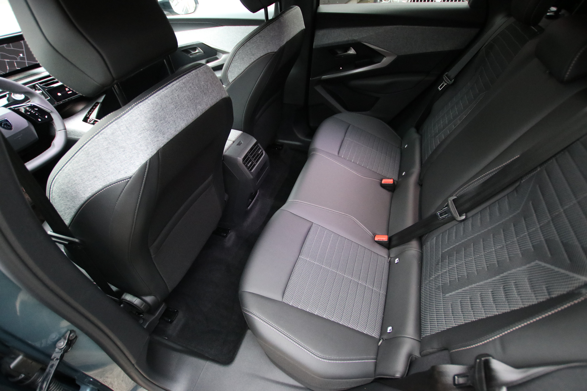 listing desktop thumbnail image 14