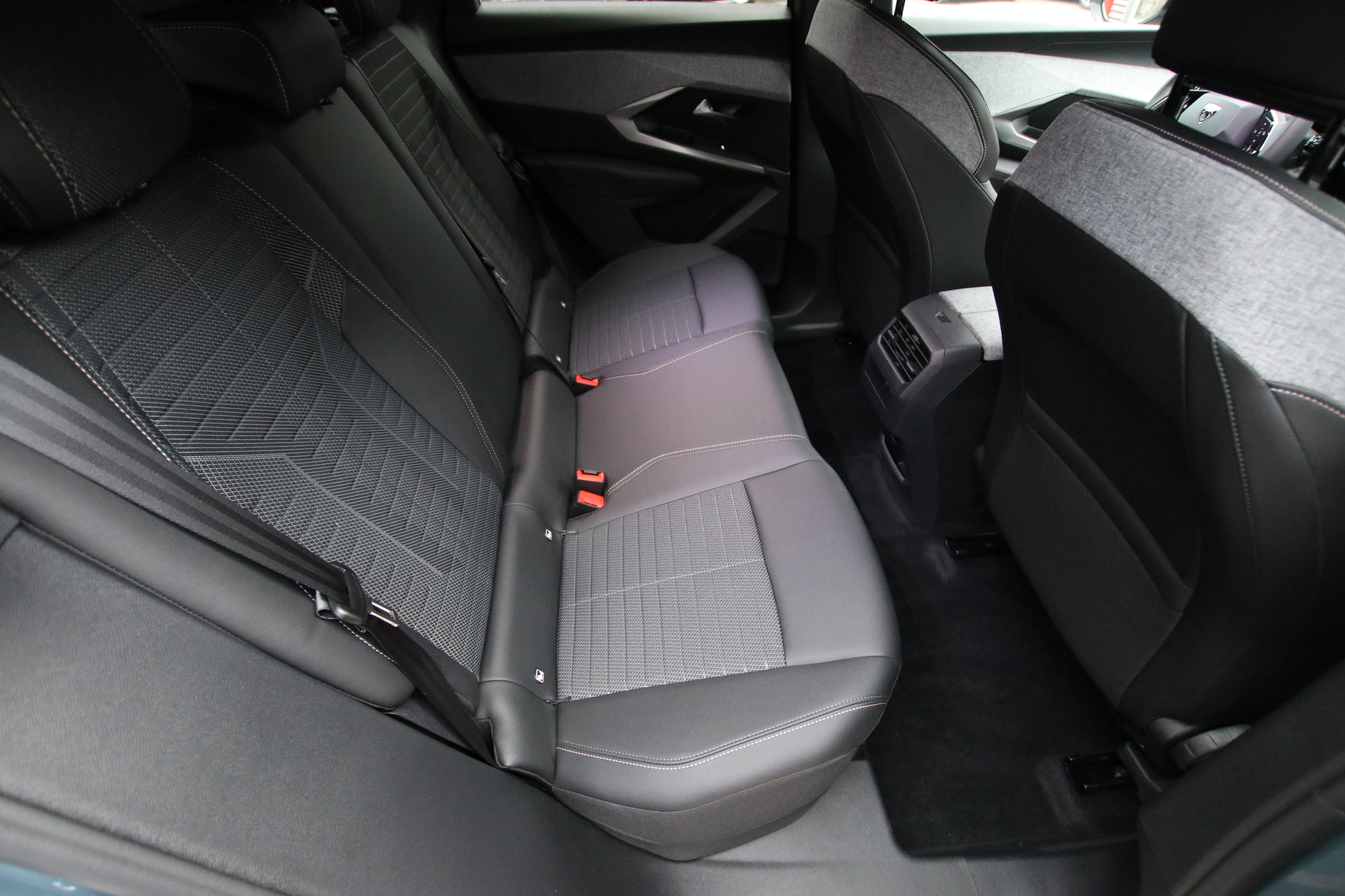 listing desktop thumbnail image 15