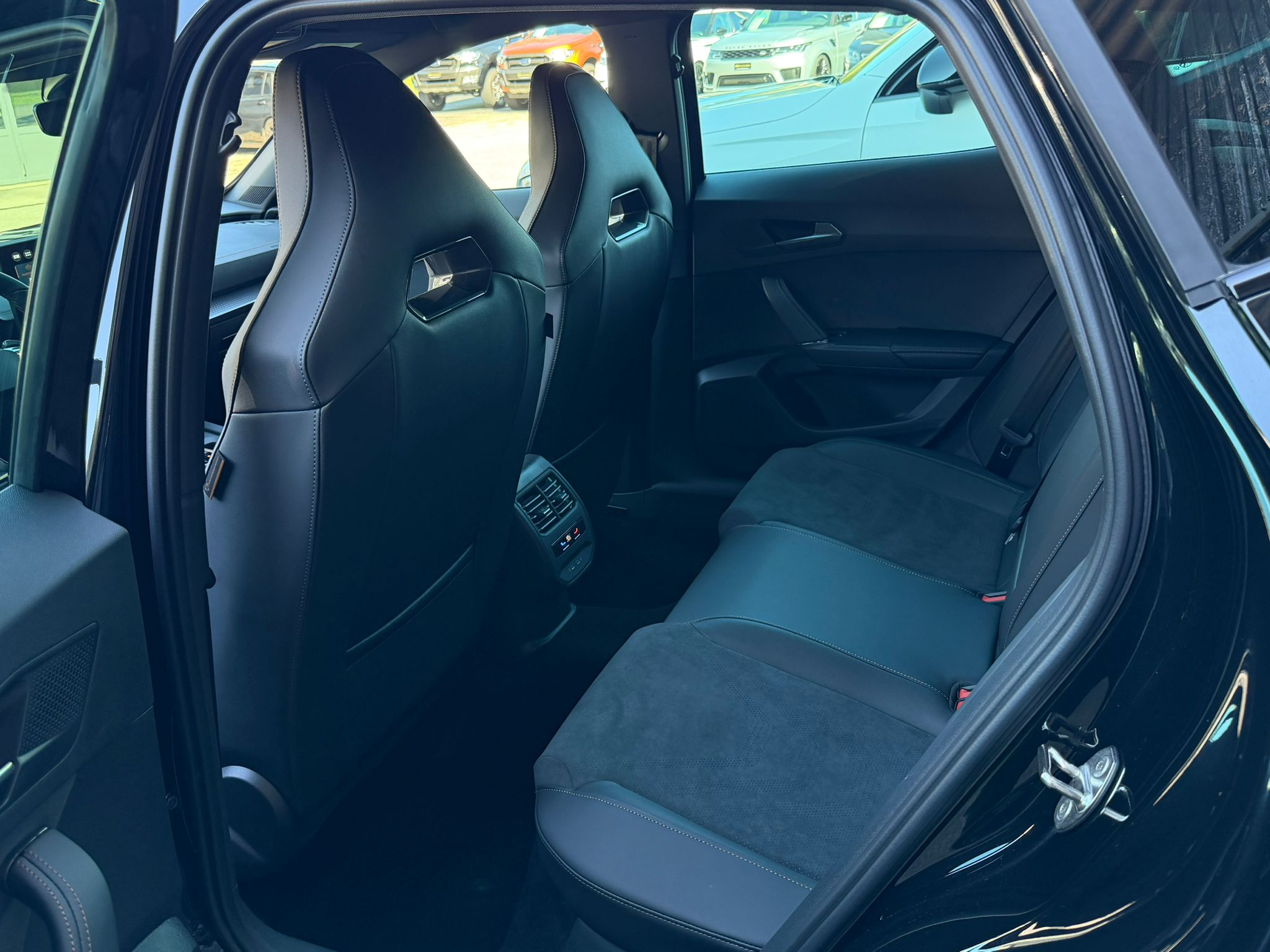 listing desktop thumbnail image 12