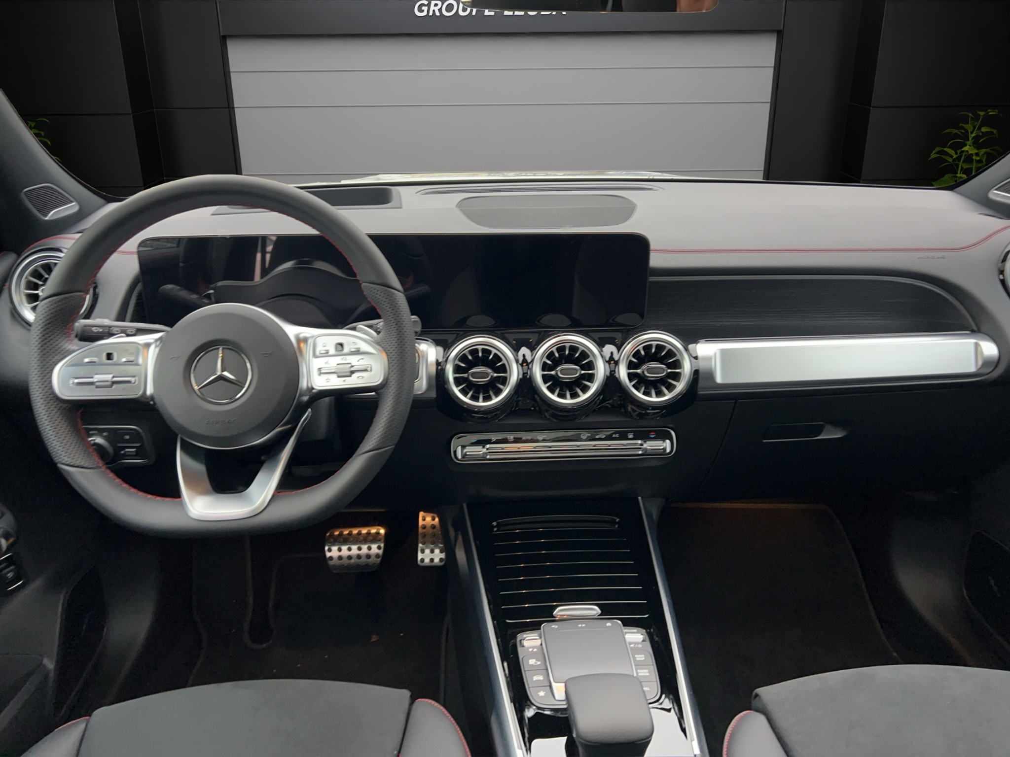 listing desktop thumbnail image 9