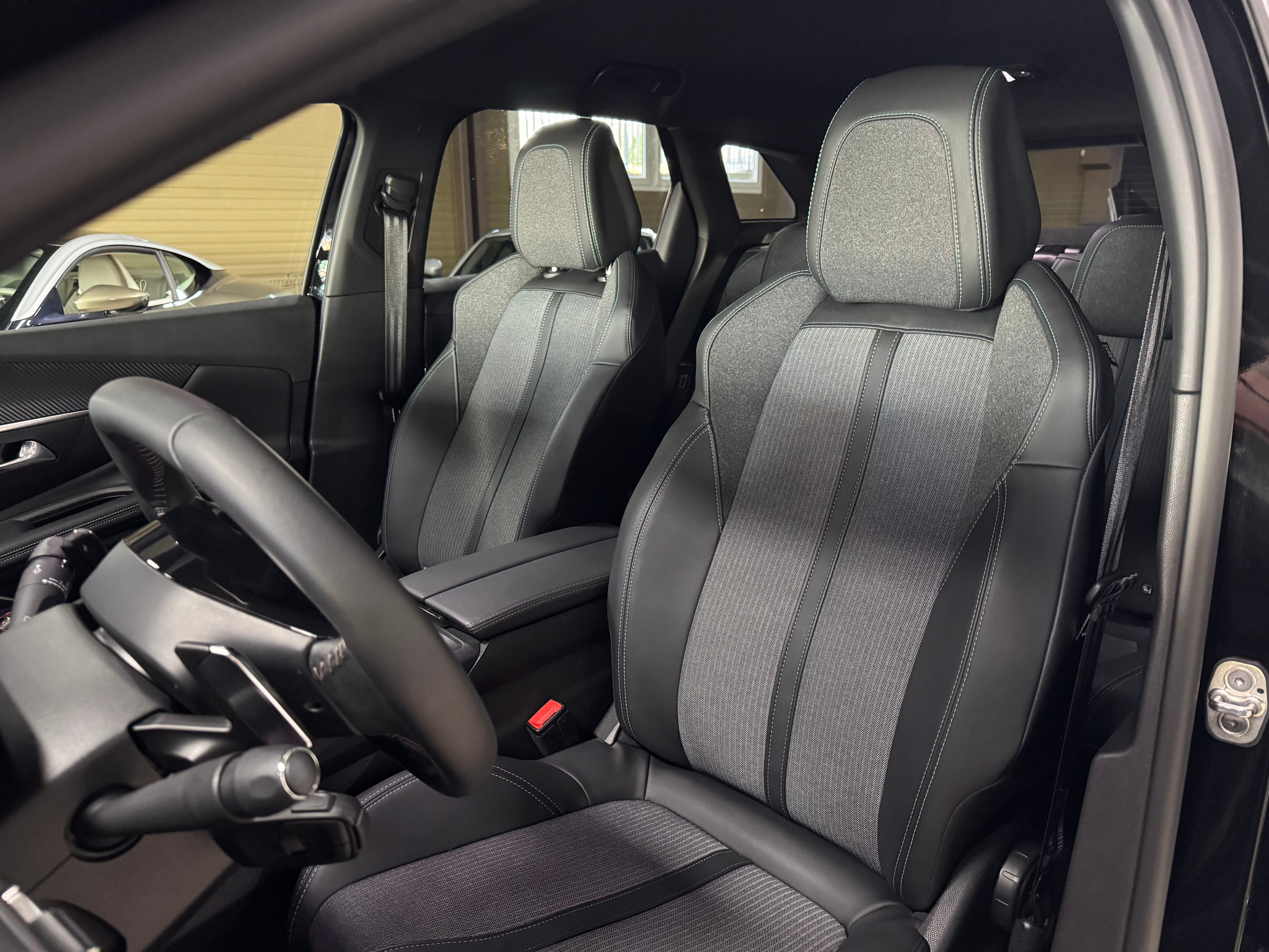 listing desktop thumbnail image 13