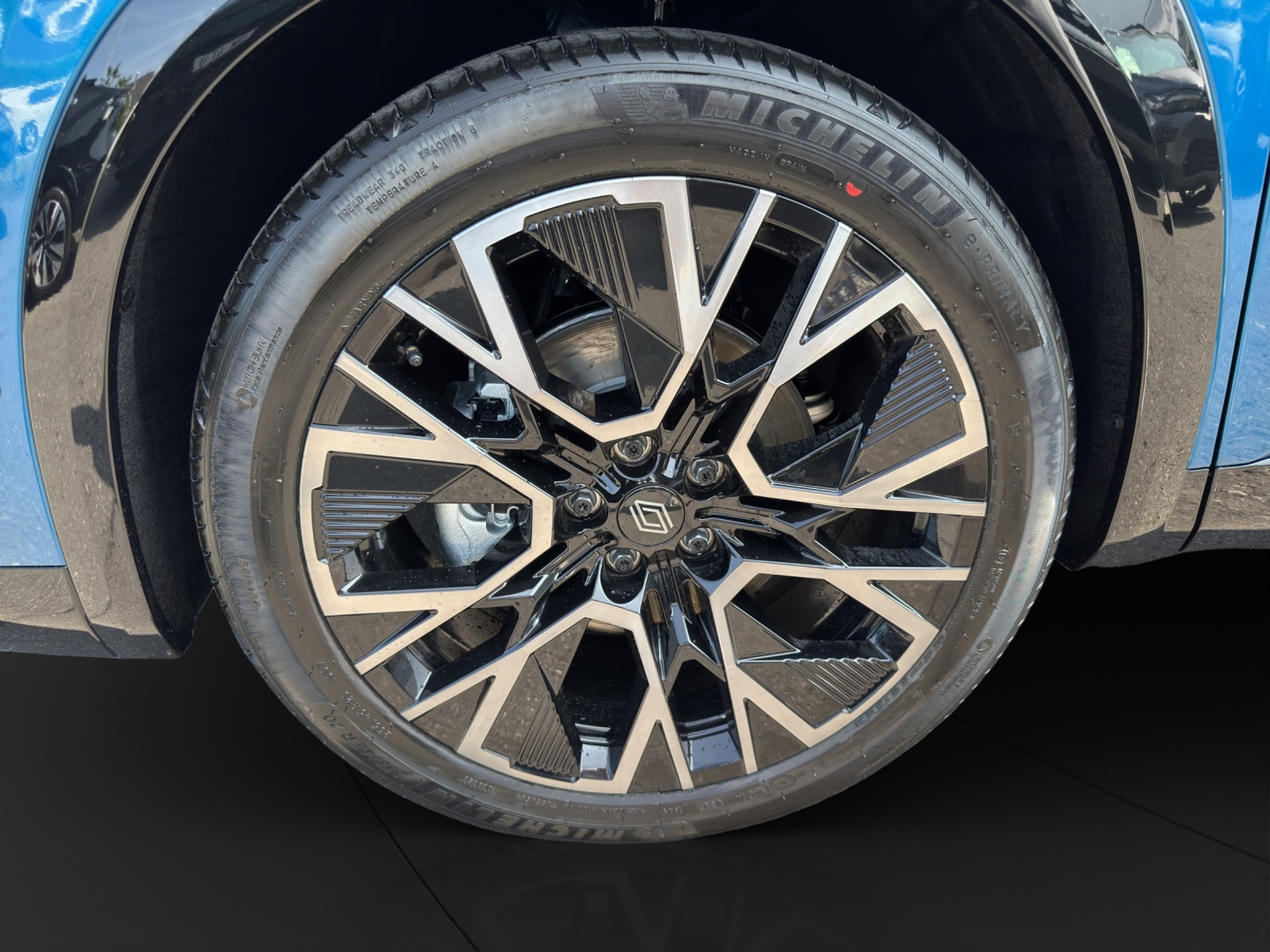 listing desktop thumbnail image 9