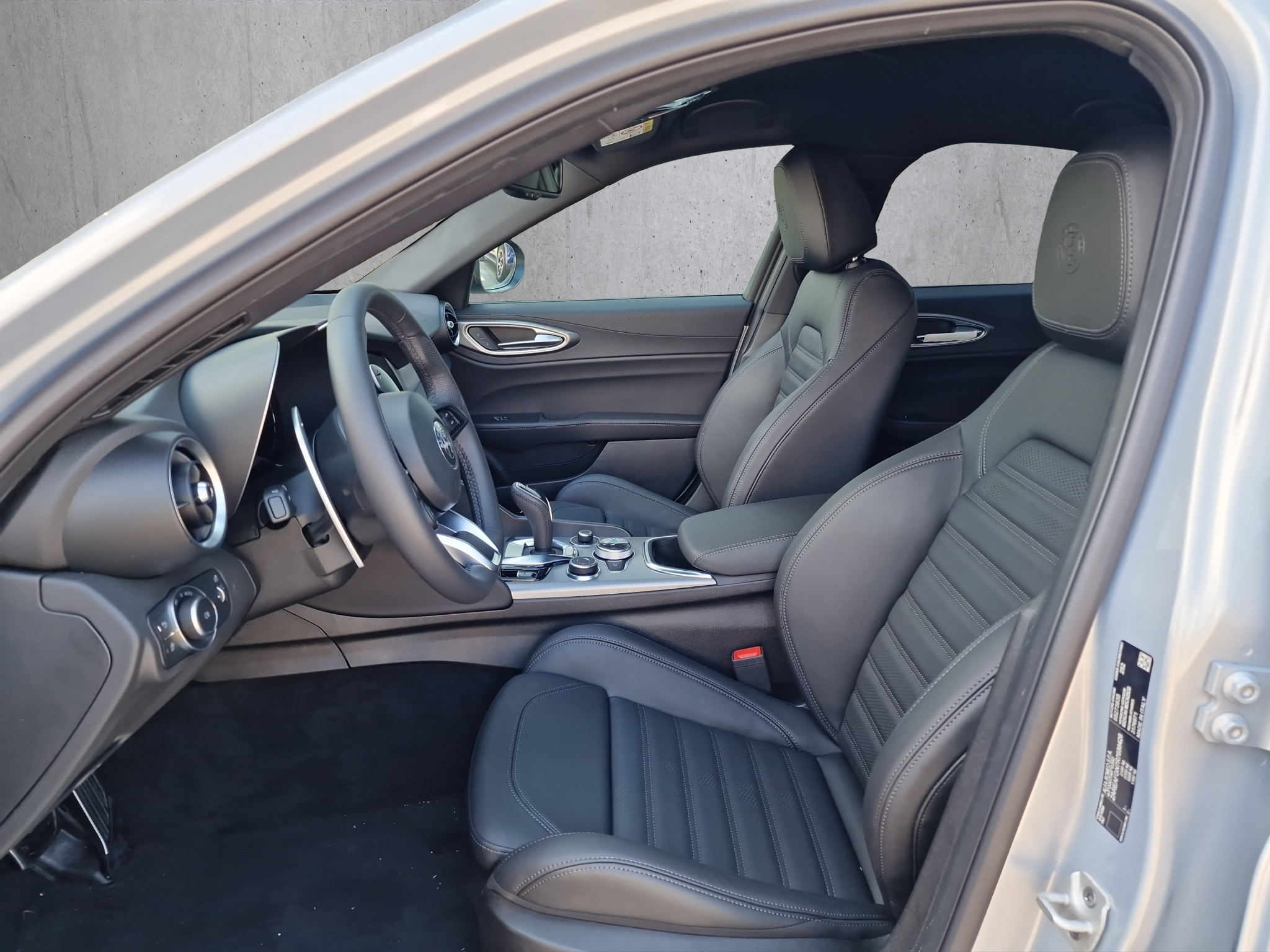 listing desktop thumbnail image 6