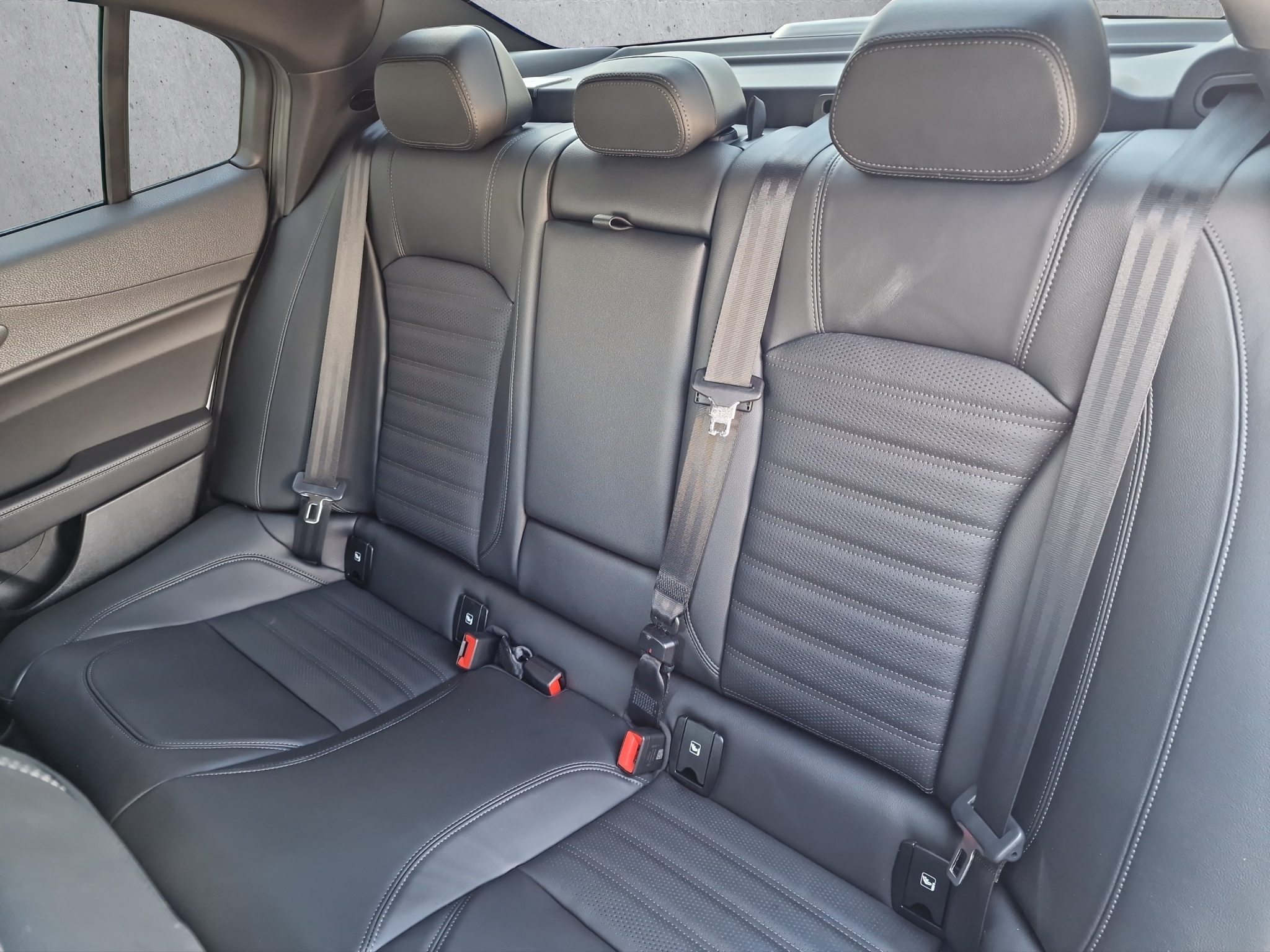 listing desktop thumbnail image 11