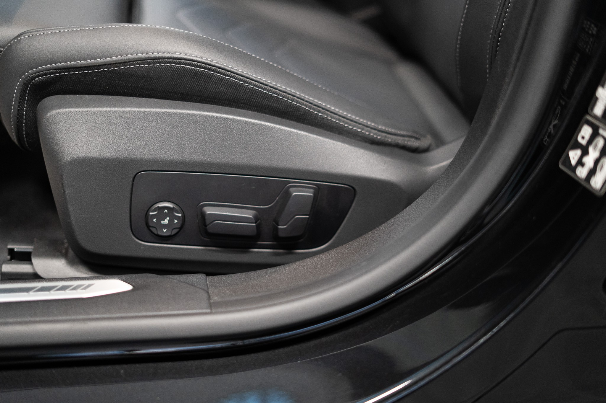 listing desktop thumbnail image 24