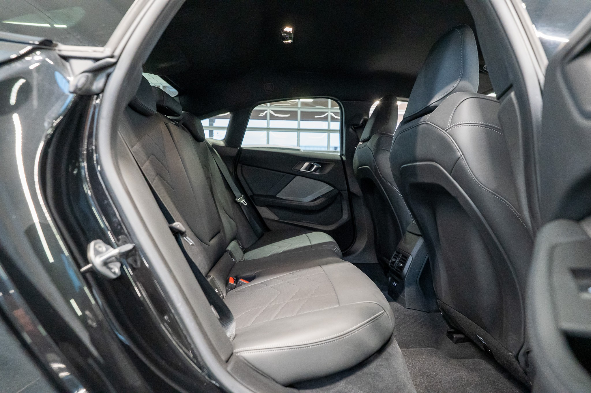 listing desktop thumbnail image 11