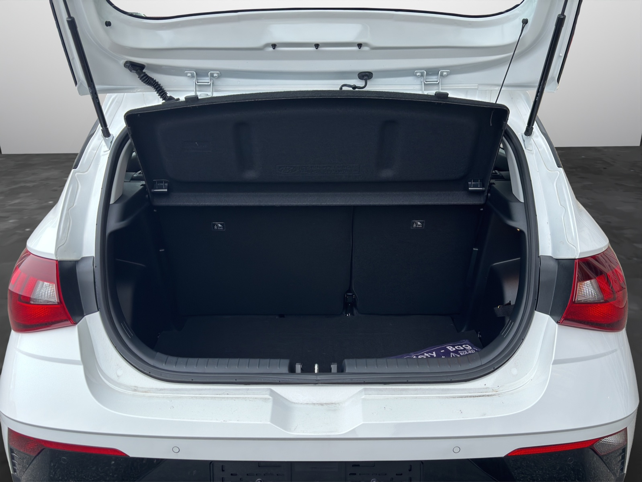 listing desktop thumbnail image 15