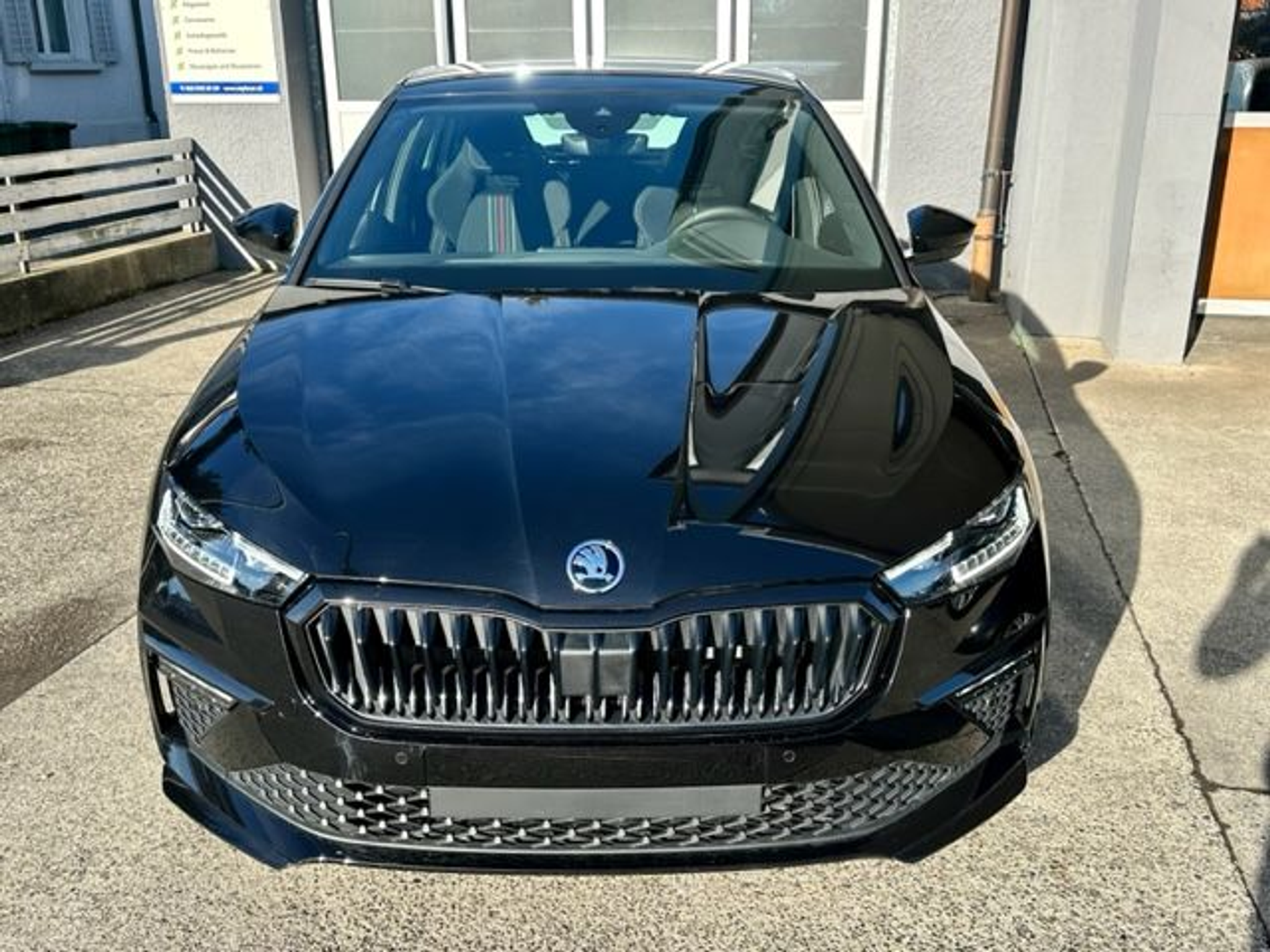 listing desktop thumbnail image 2