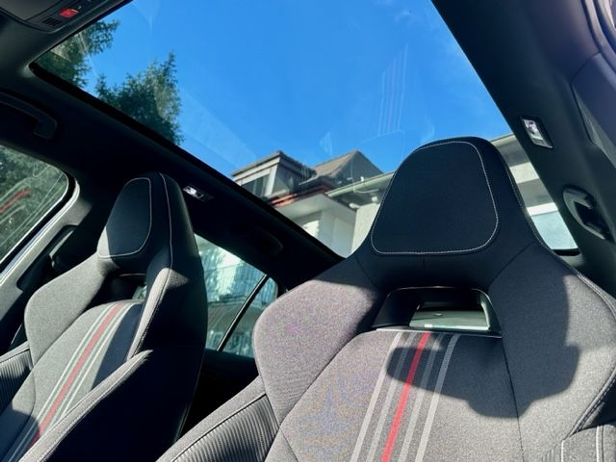 listing desktop thumbnail image 6