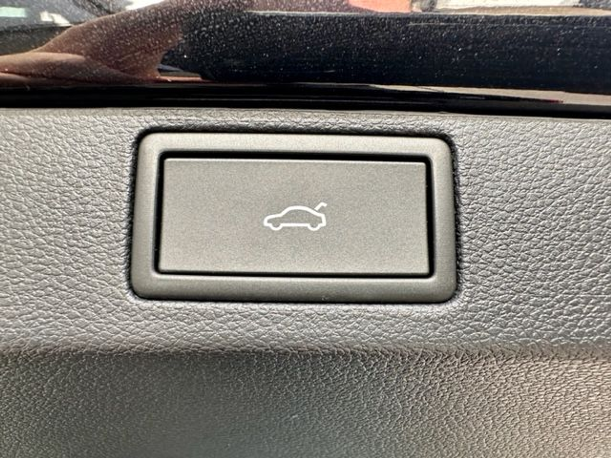 listing desktop thumbnail image 9