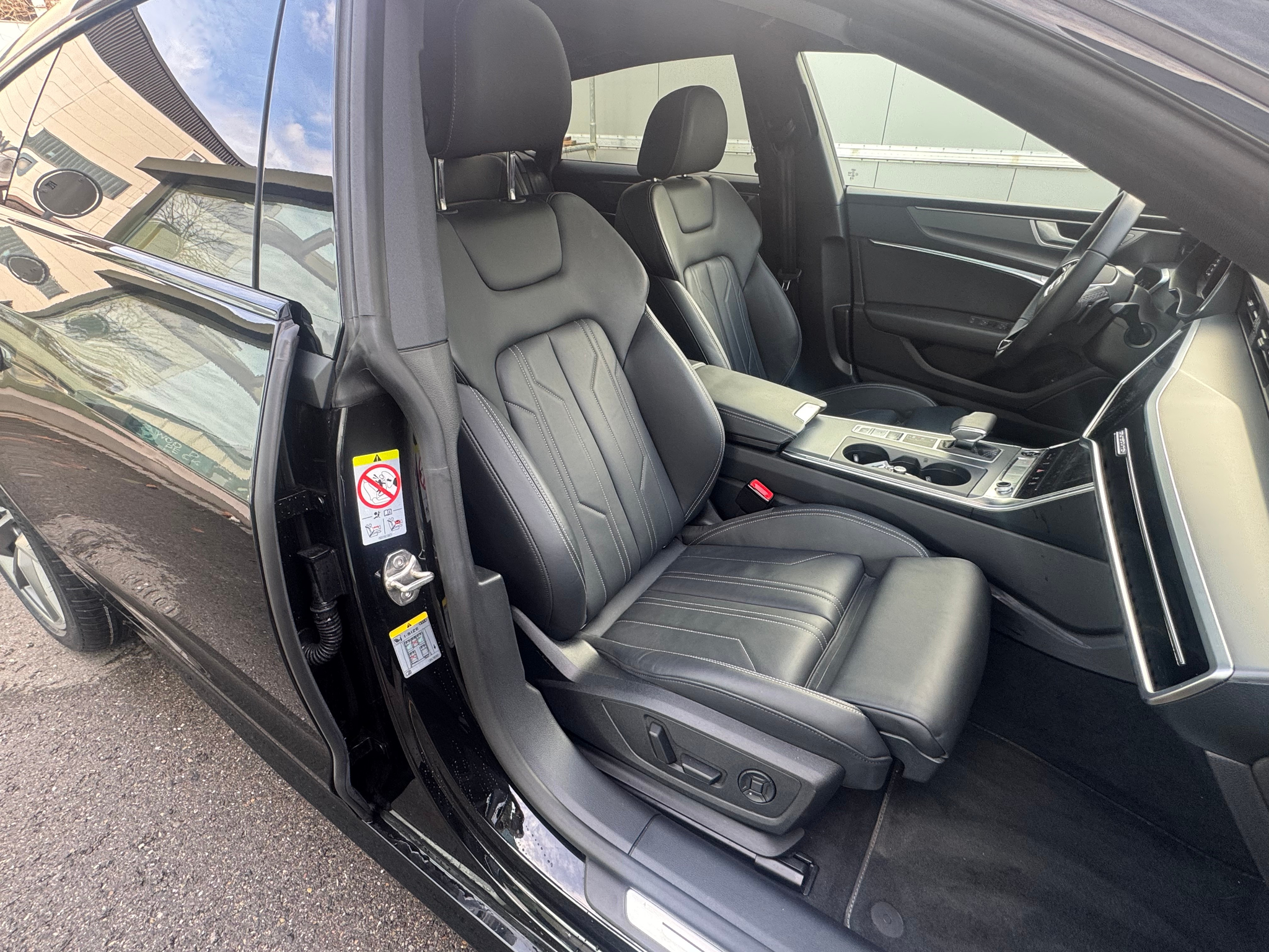 listing desktop thumbnail image 8