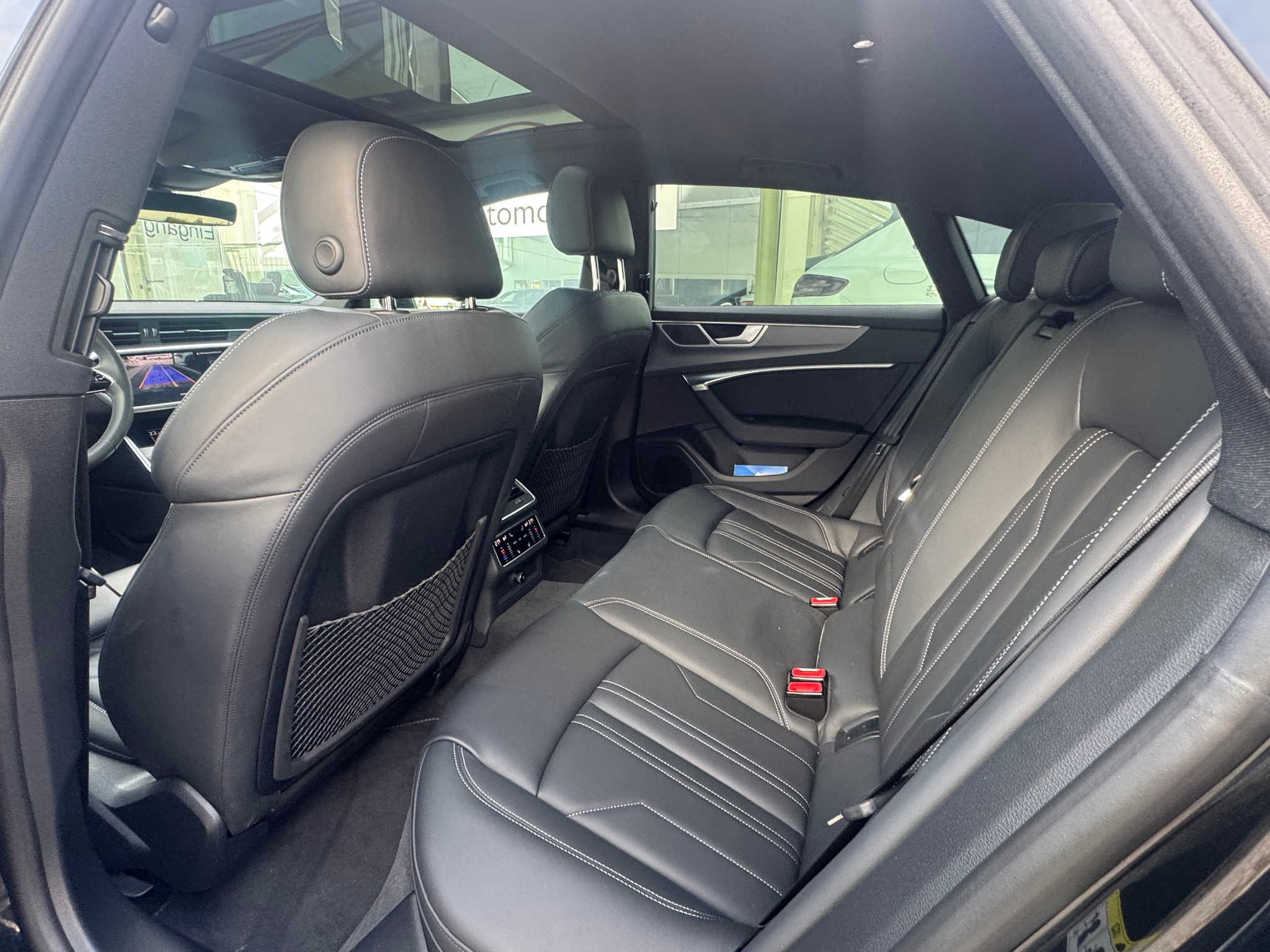 listing desktop thumbnail image 9