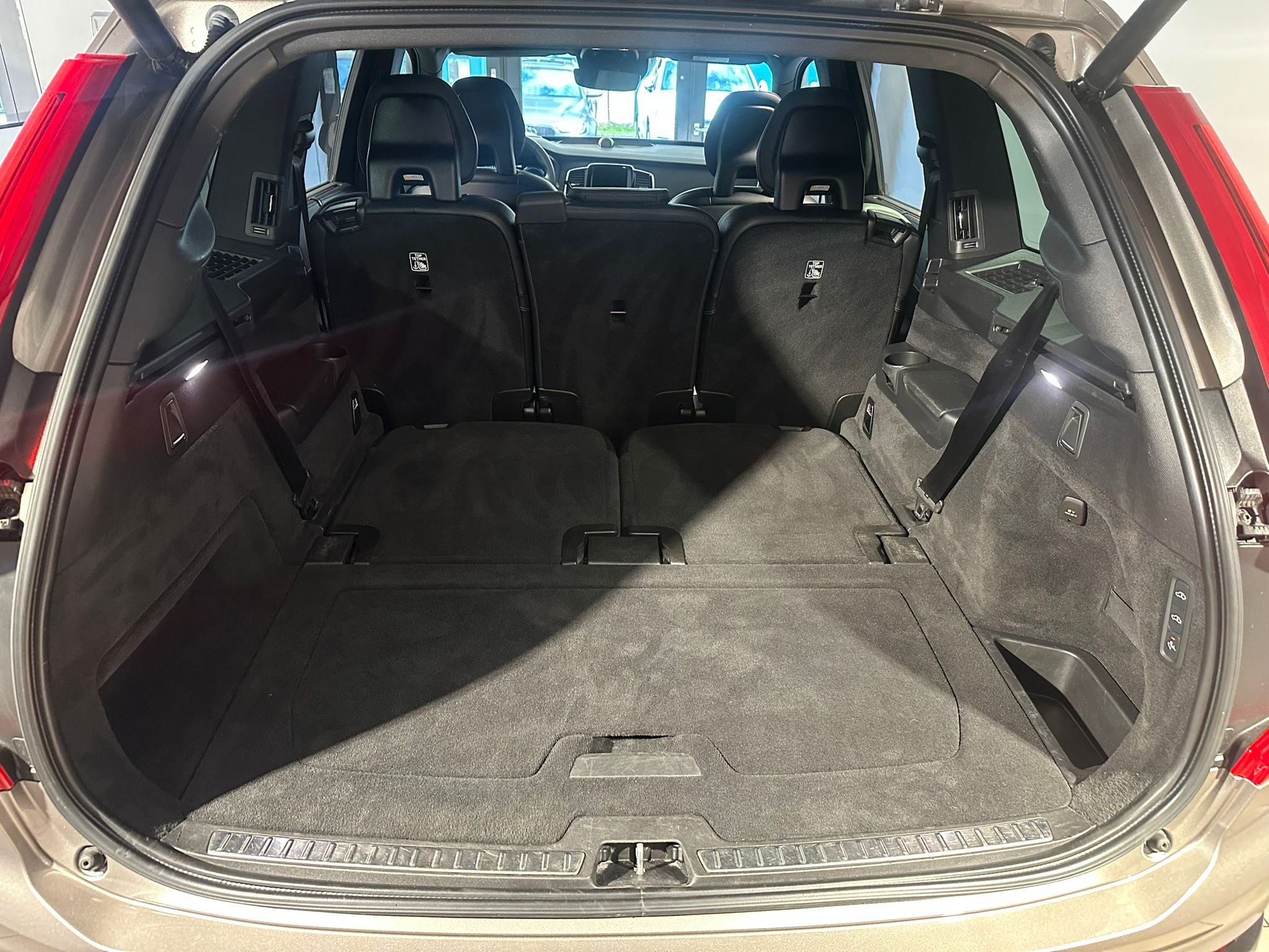 listing desktop thumbnail image 4