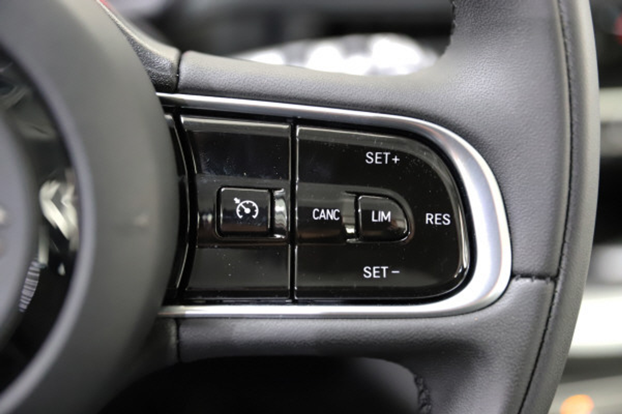 listing desktop thumbnail image 13