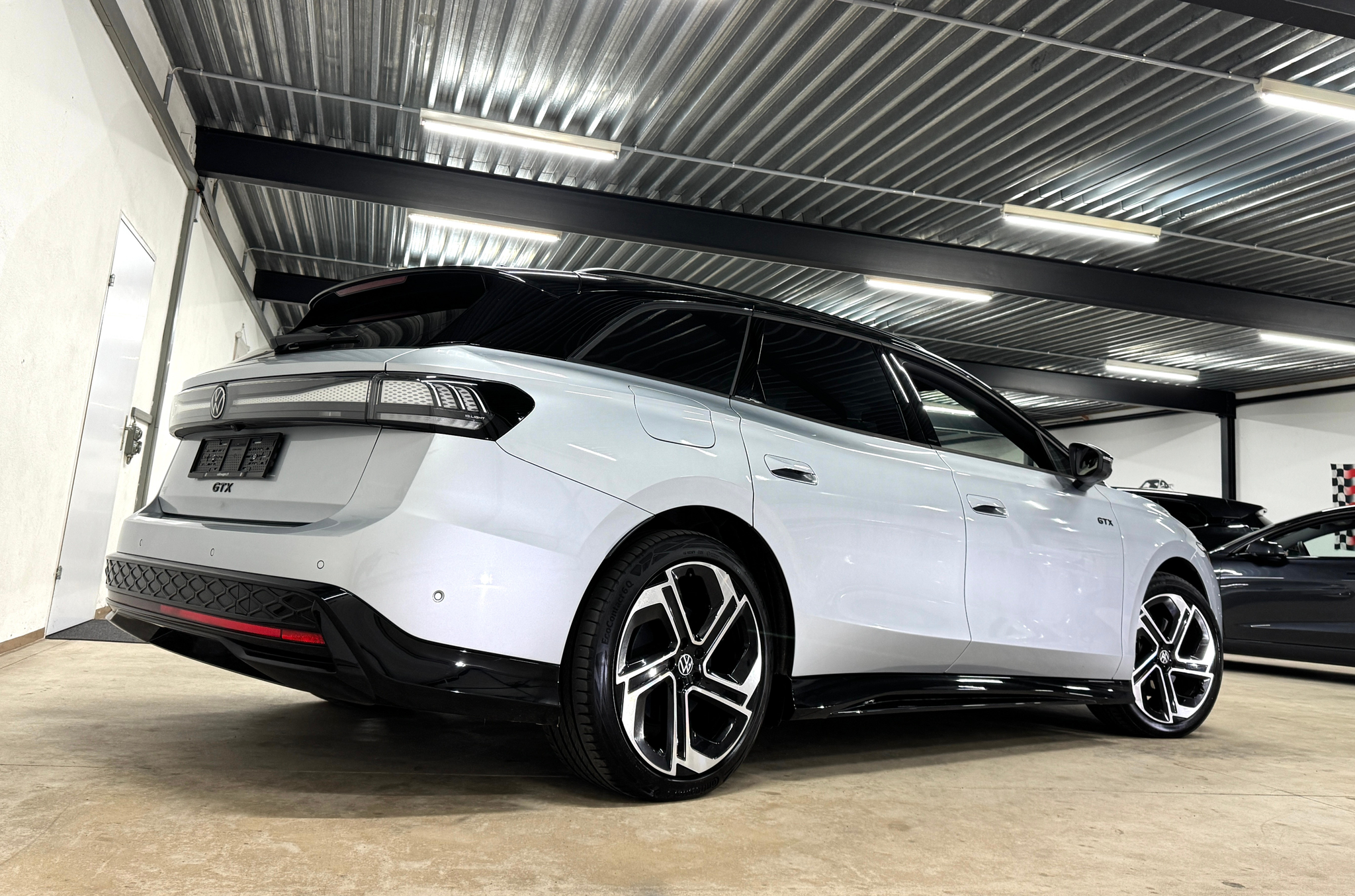 listing desktop thumbnail image 5