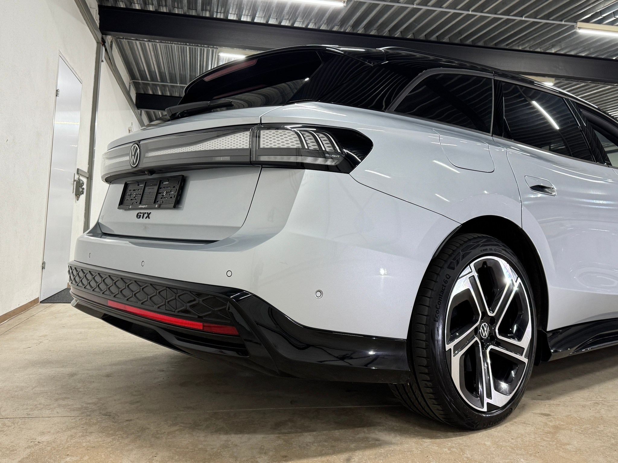 listing desktop thumbnail image 6