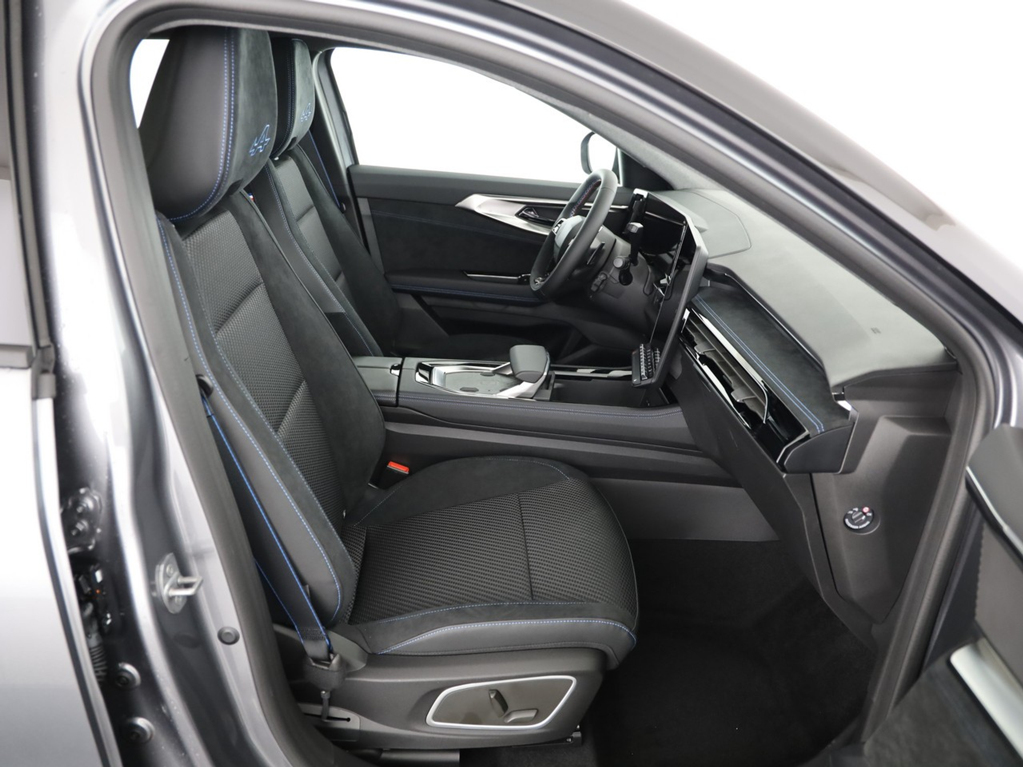 listing desktop thumbnail image 6