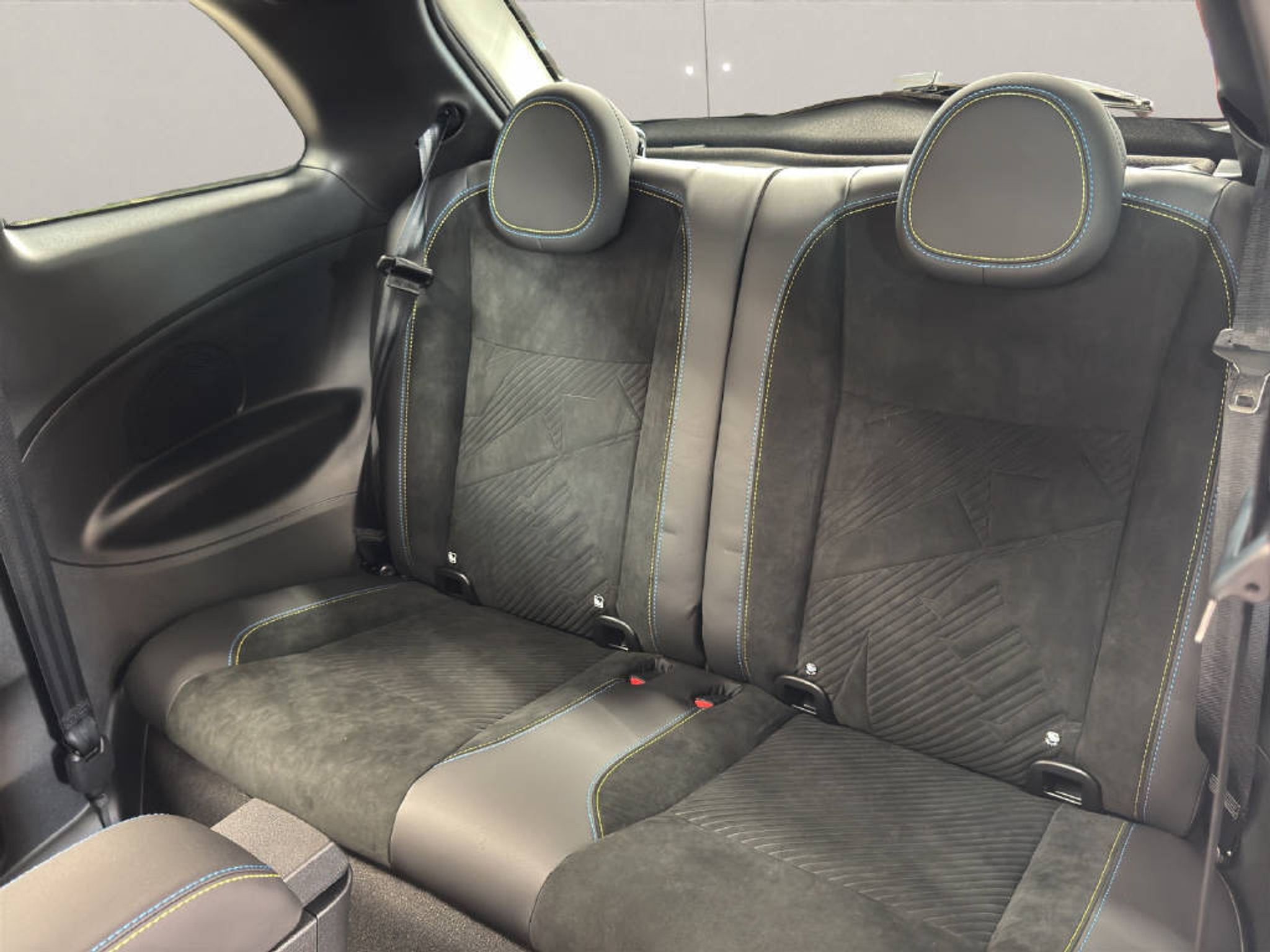 listing desktop thumbnail image 10