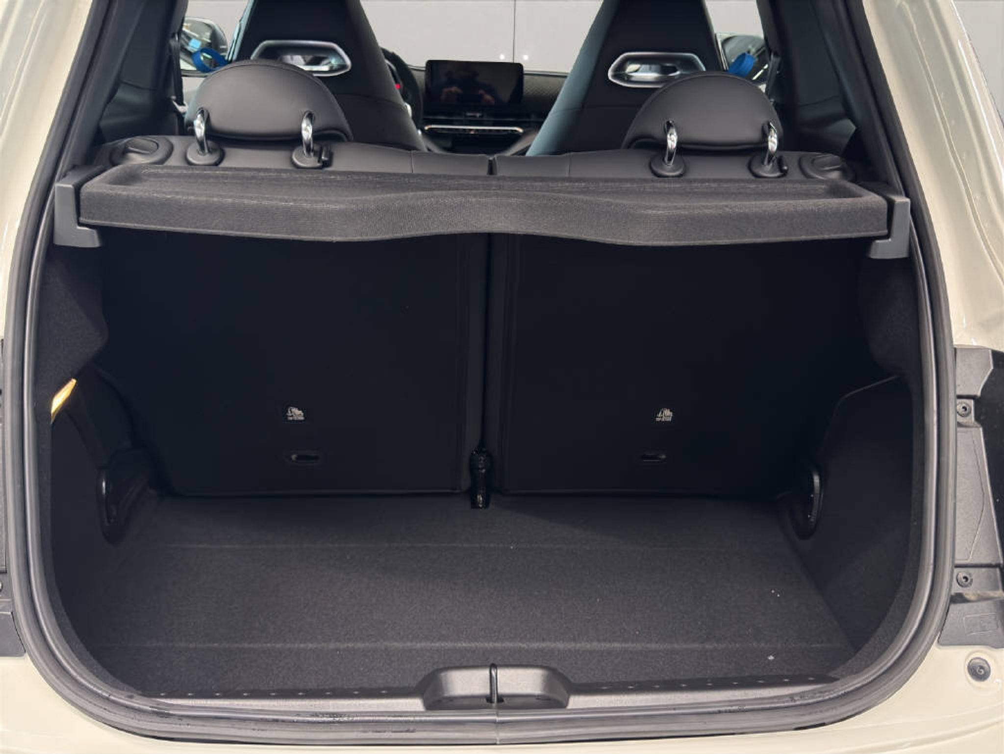 listing desktop thumbnail image 9